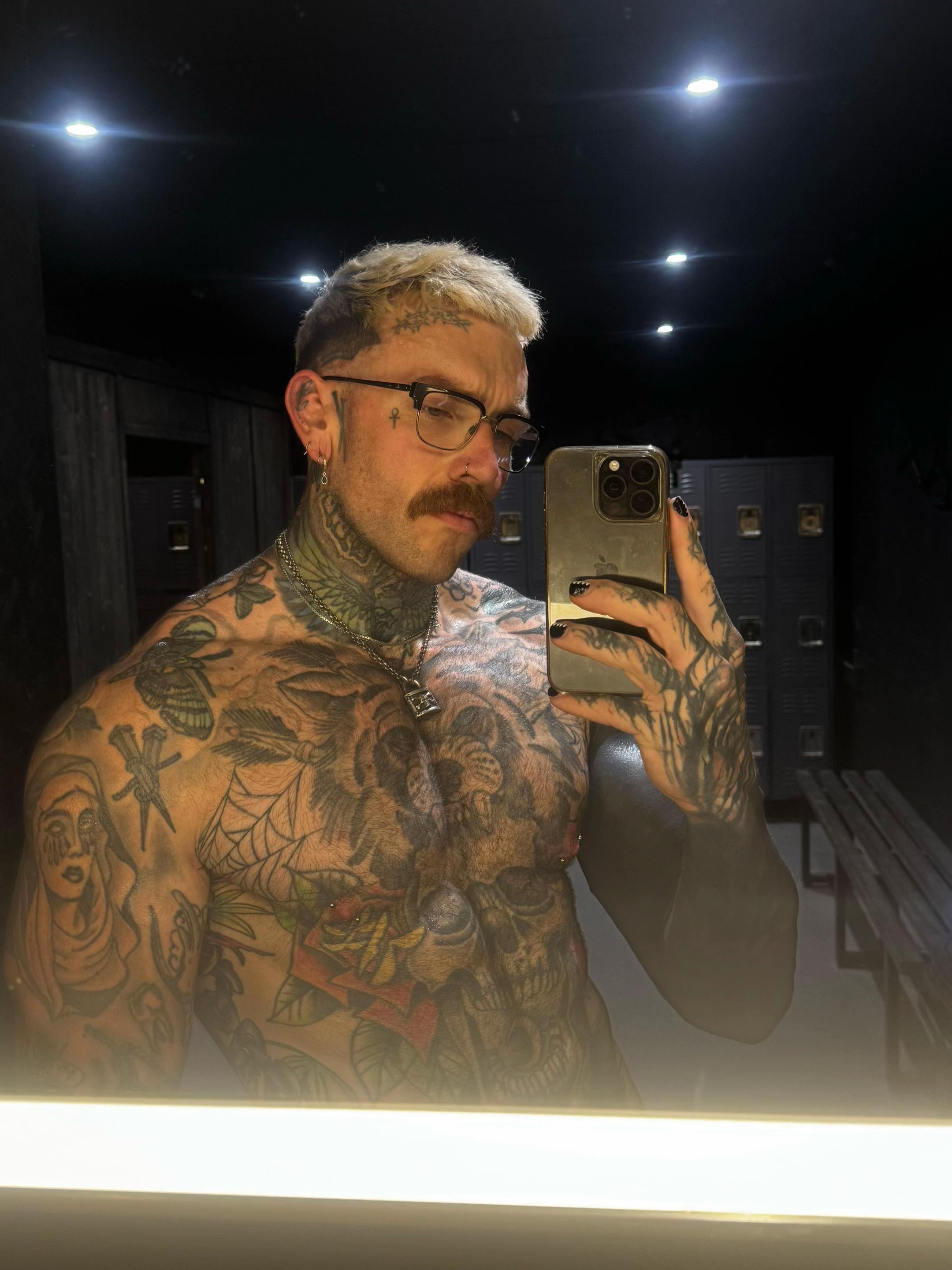 @𝕭𝖊𝖓𝖘𝕭𝖎𝖌𝖙𝖎𝖒𝖊🥀
