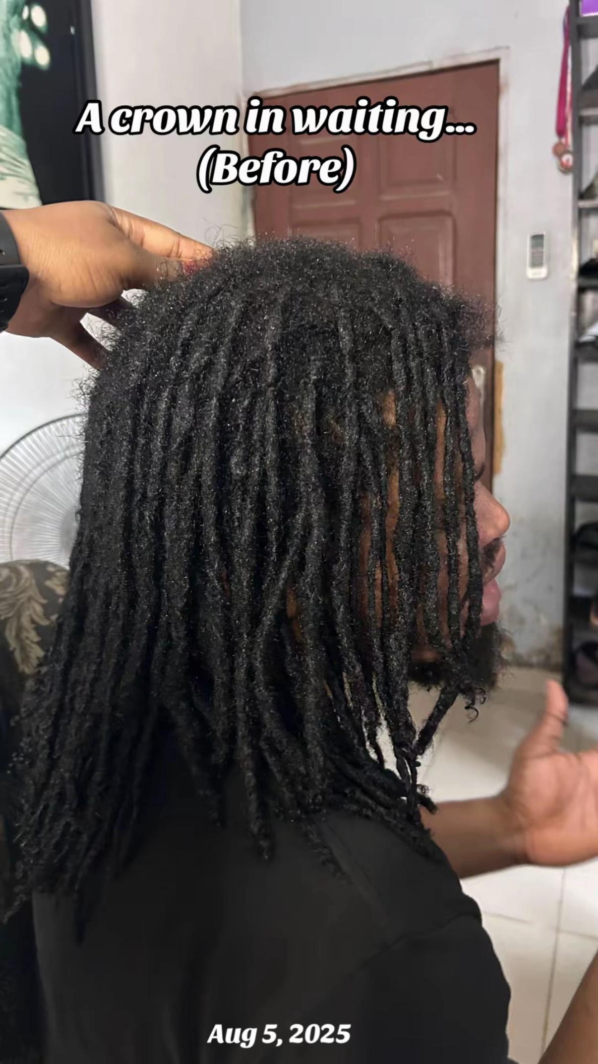 @FEMALE BARBER/LOCTICIAN IN LAG