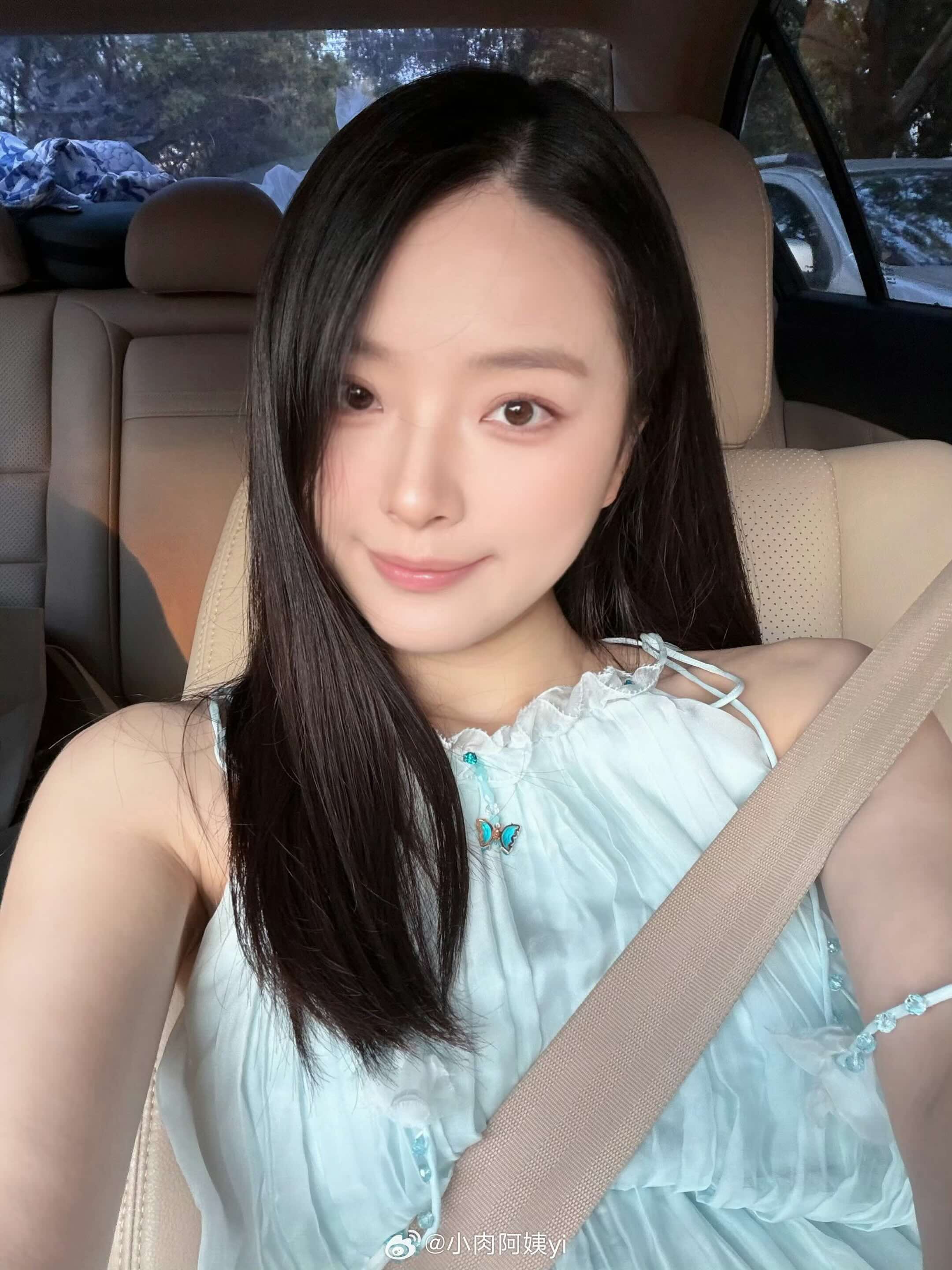@小肉阿姨yi