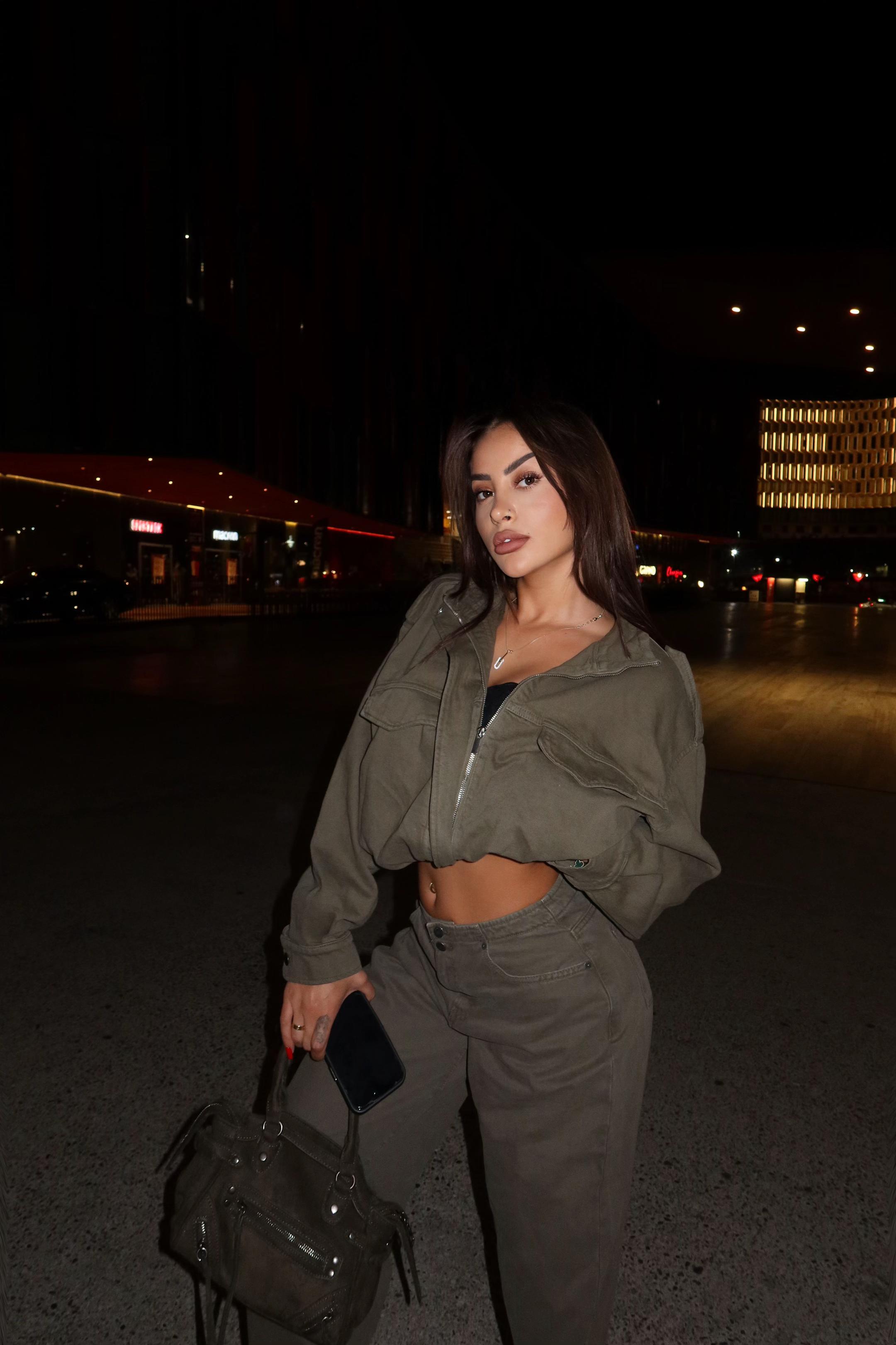 @LonaMuca