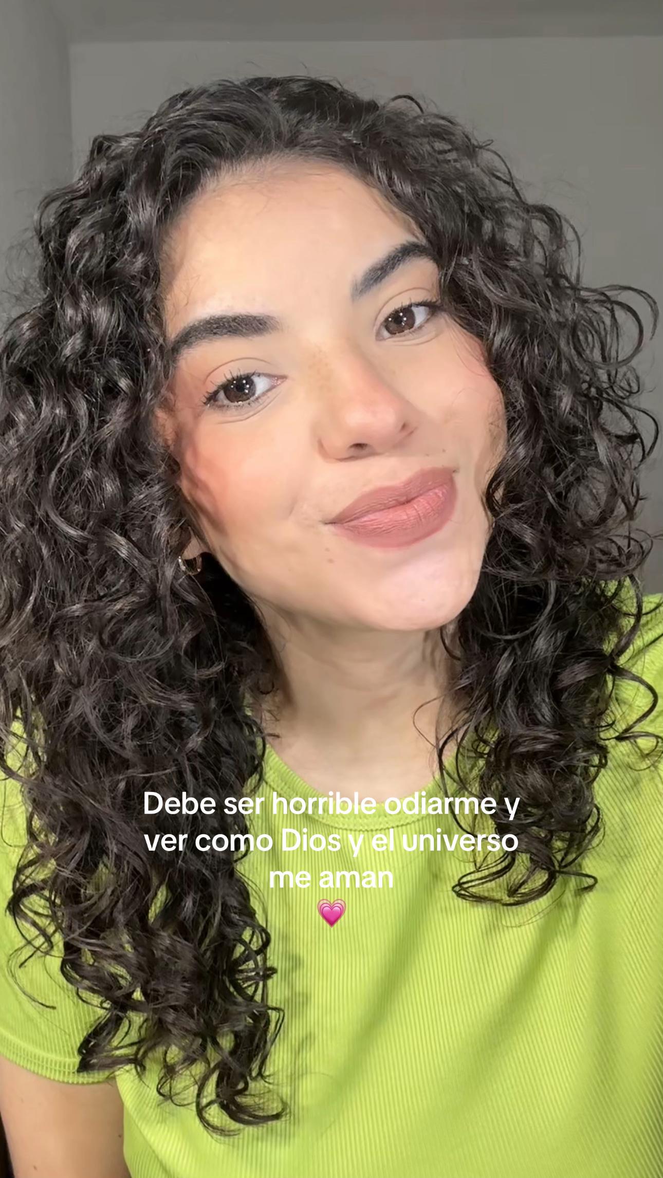 @Evelyn Roc&iacute;o 🦋
