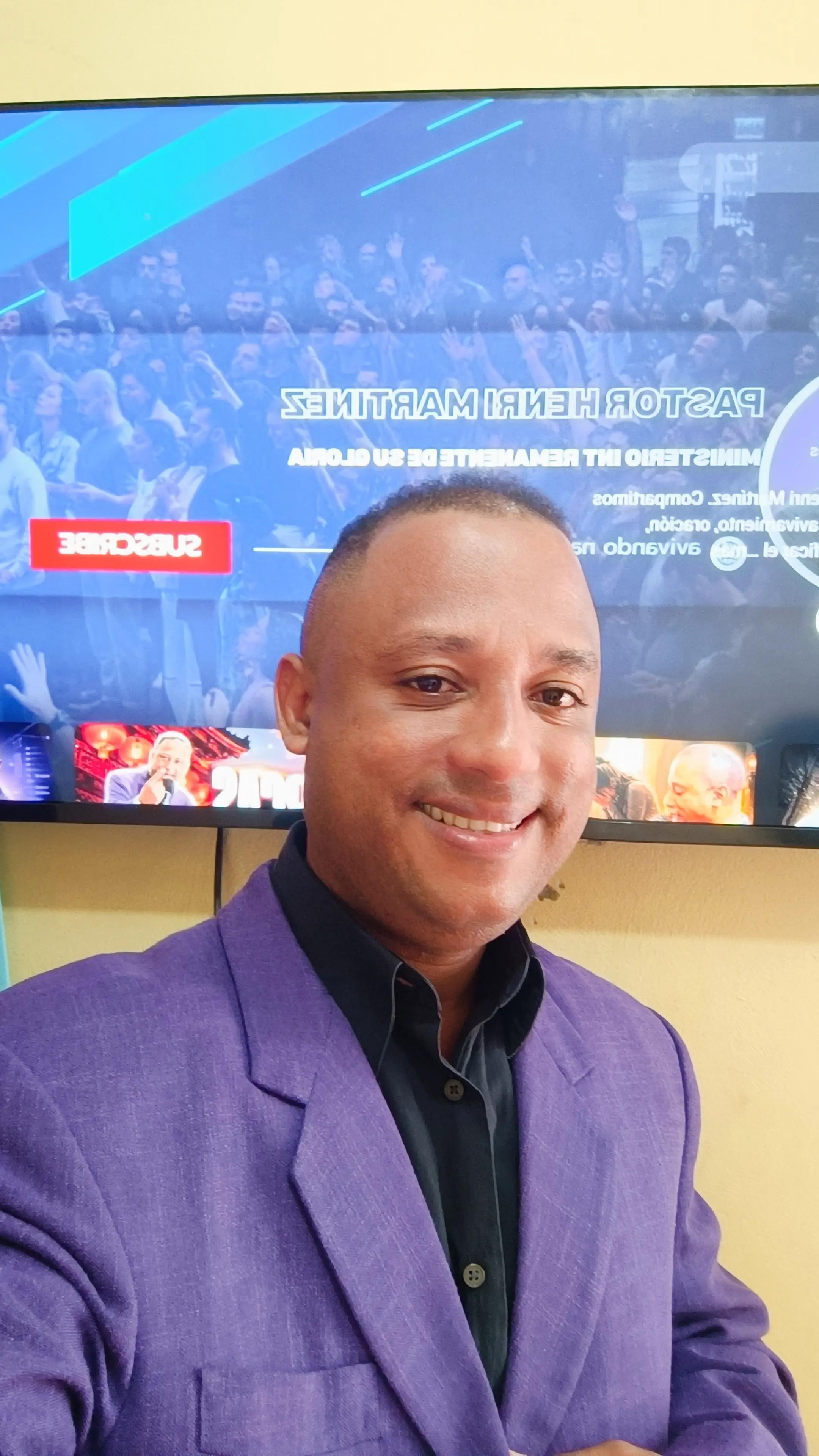 @PASTOR HENRI MART&Iacute;NEZ OFICIAL
