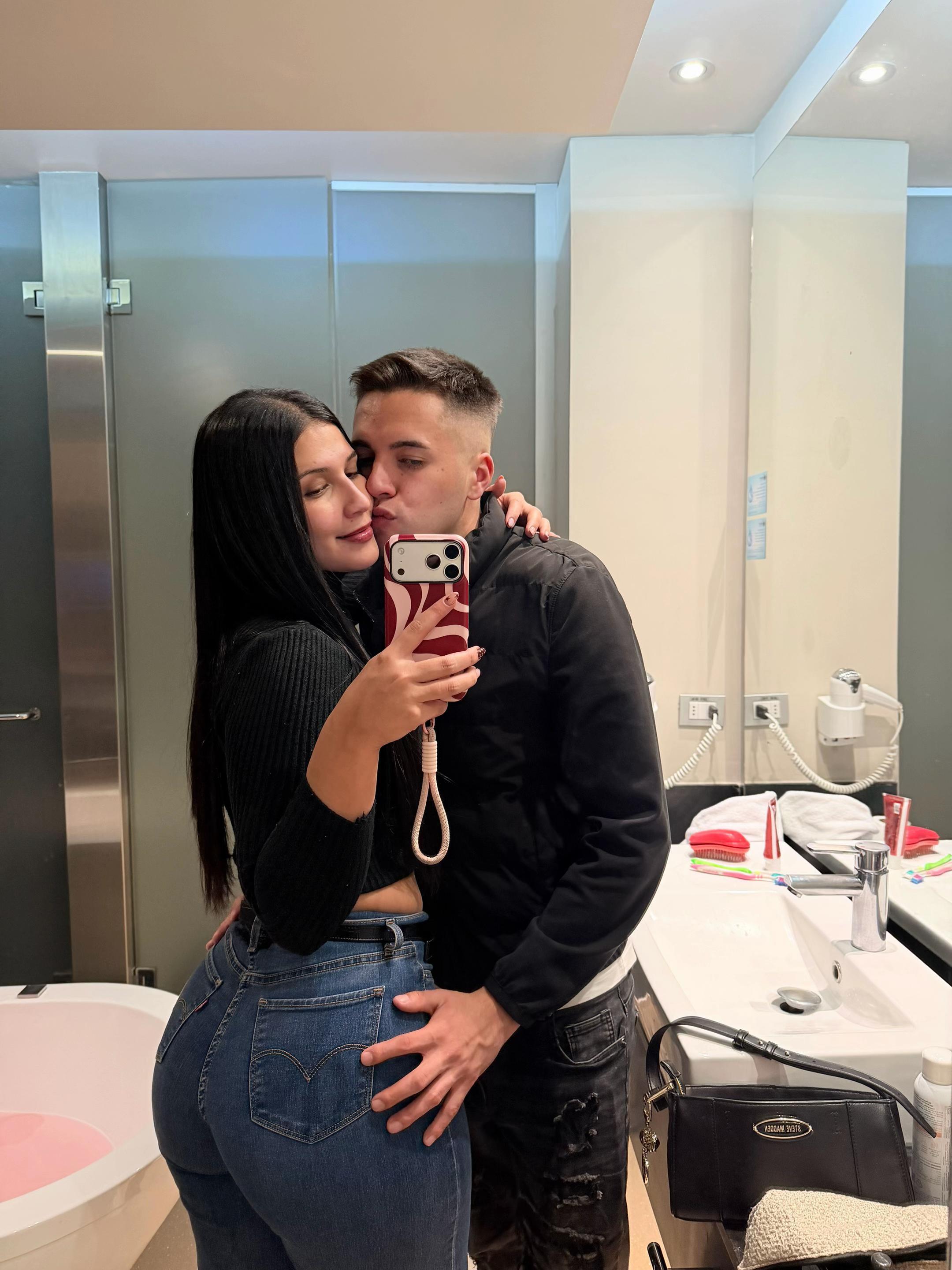 @_aantiiito