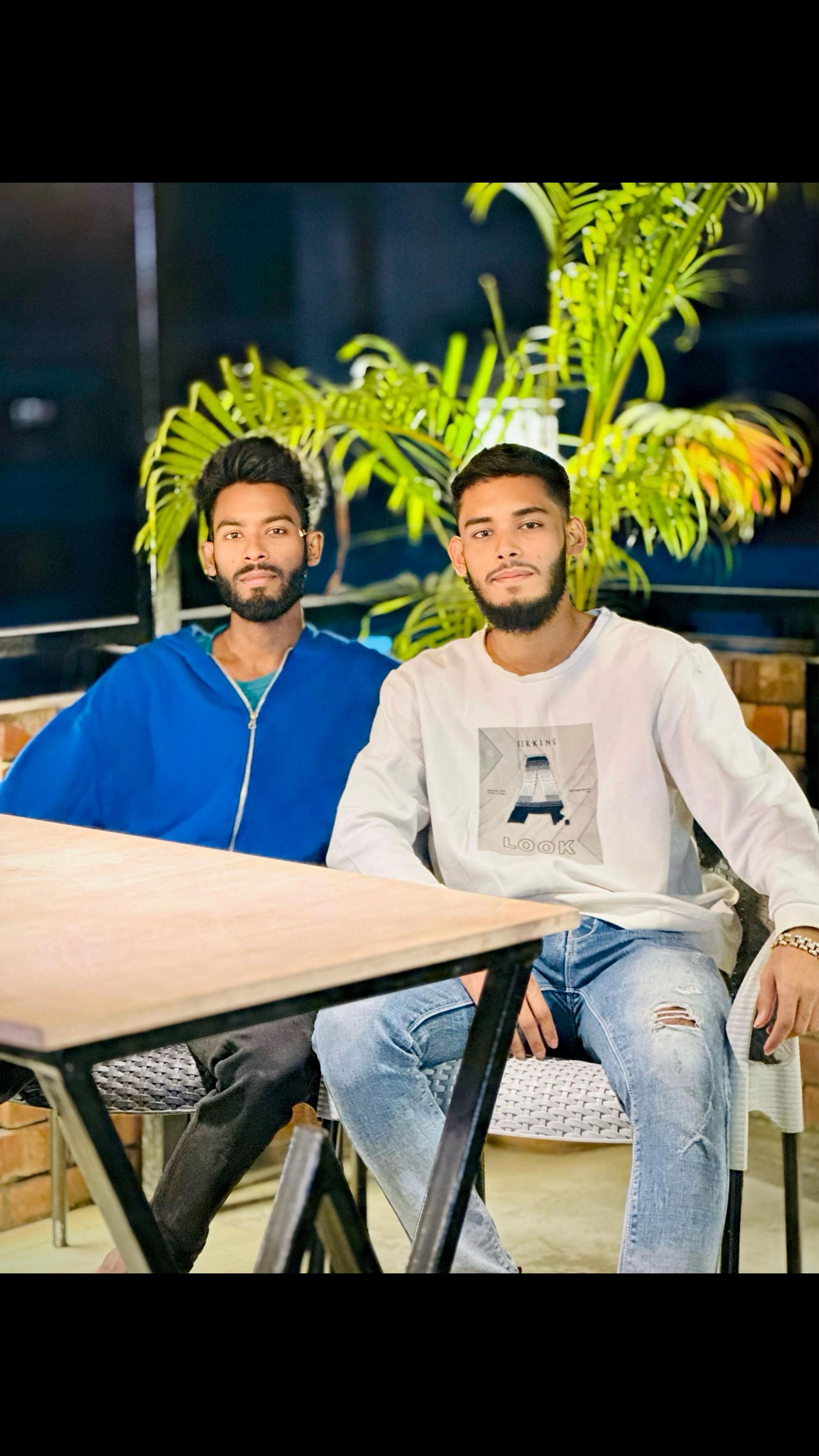 @👑𝙁 𝙐 𝘼 𝘿💫