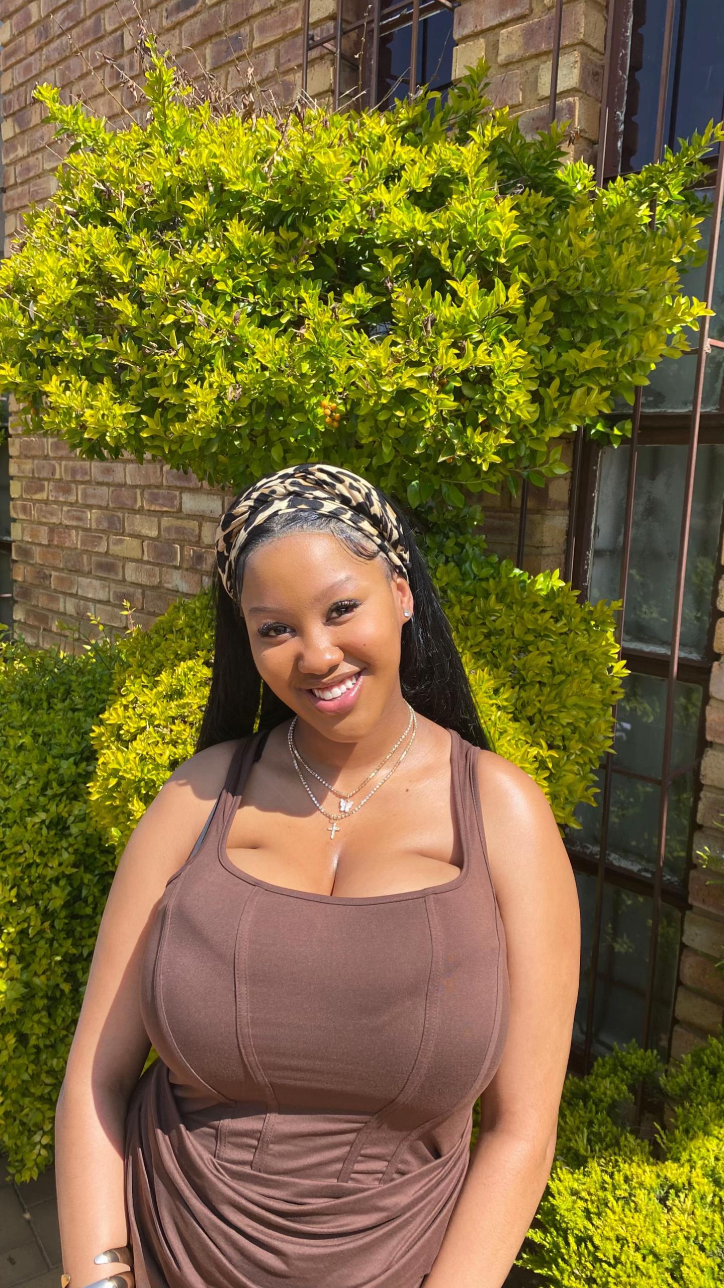 @lebogang ᥫ᭡
