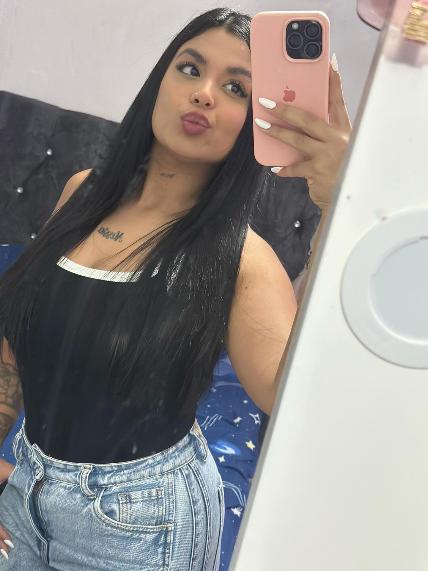 @Angie Carol🌸