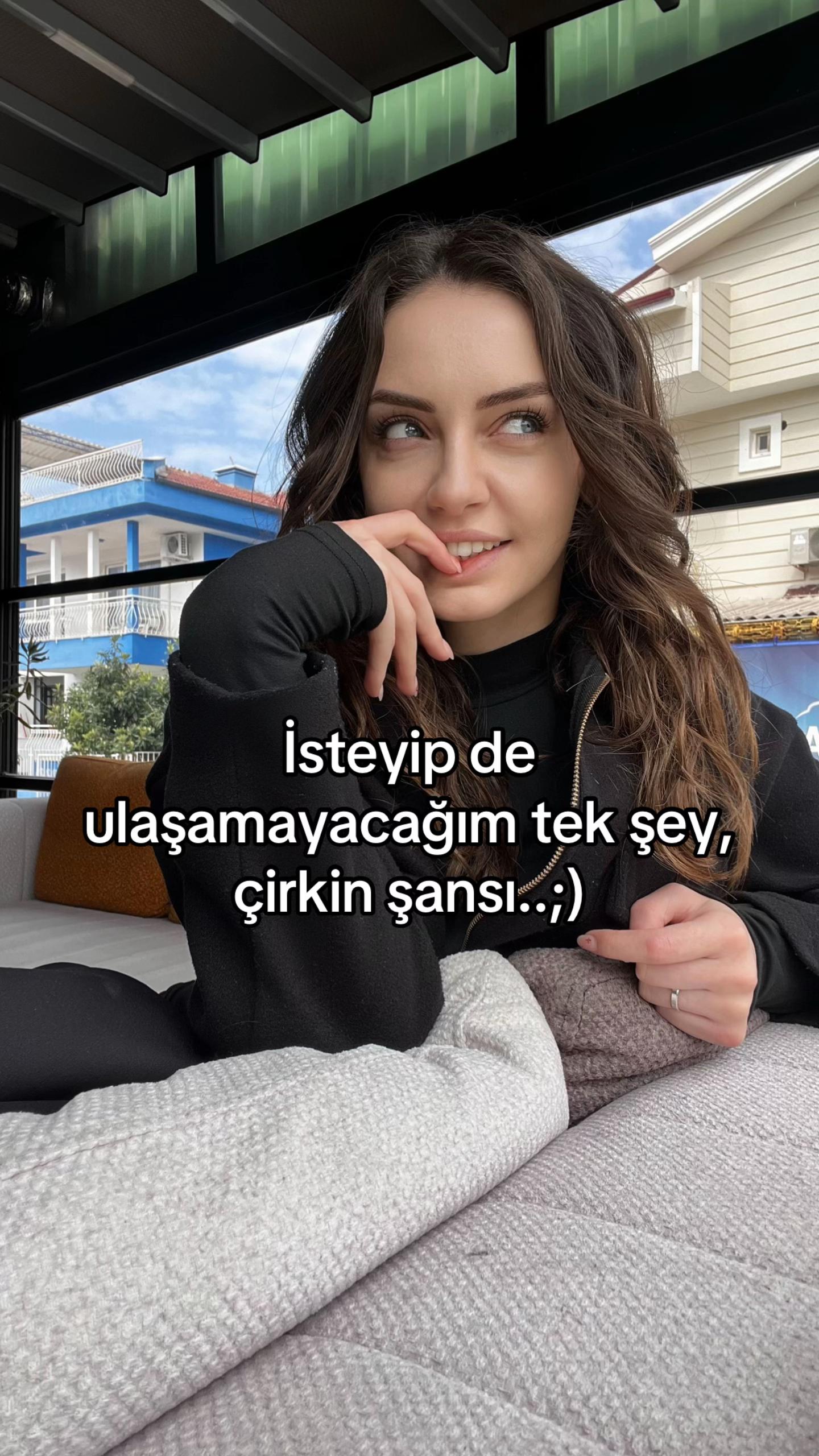 @👸