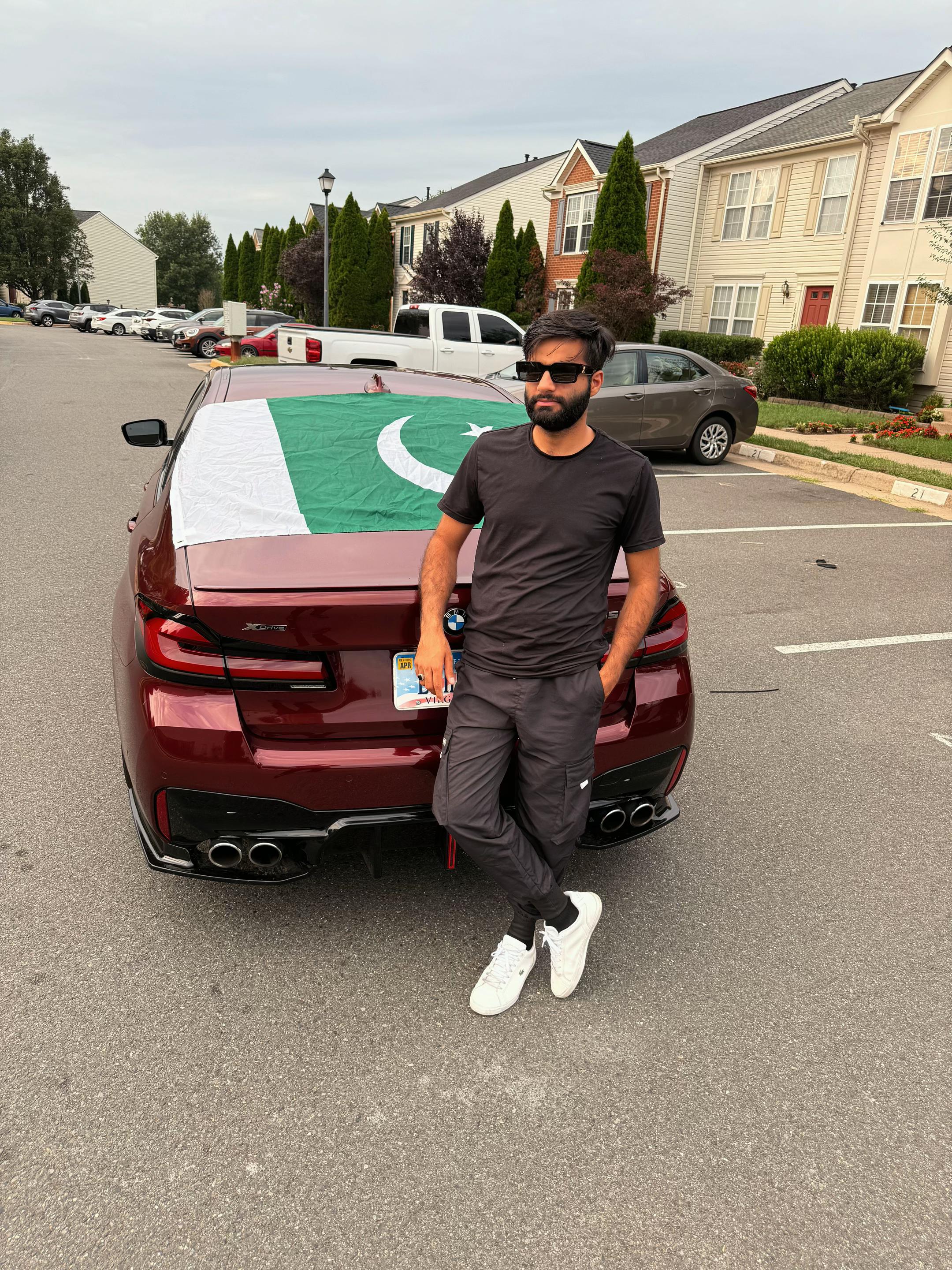 @Ali Malhi 10 🇺🇸🇵🇰