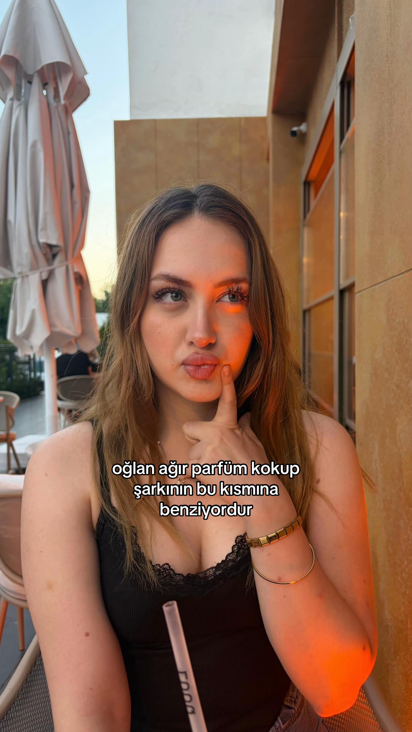 @Esmanurdklc