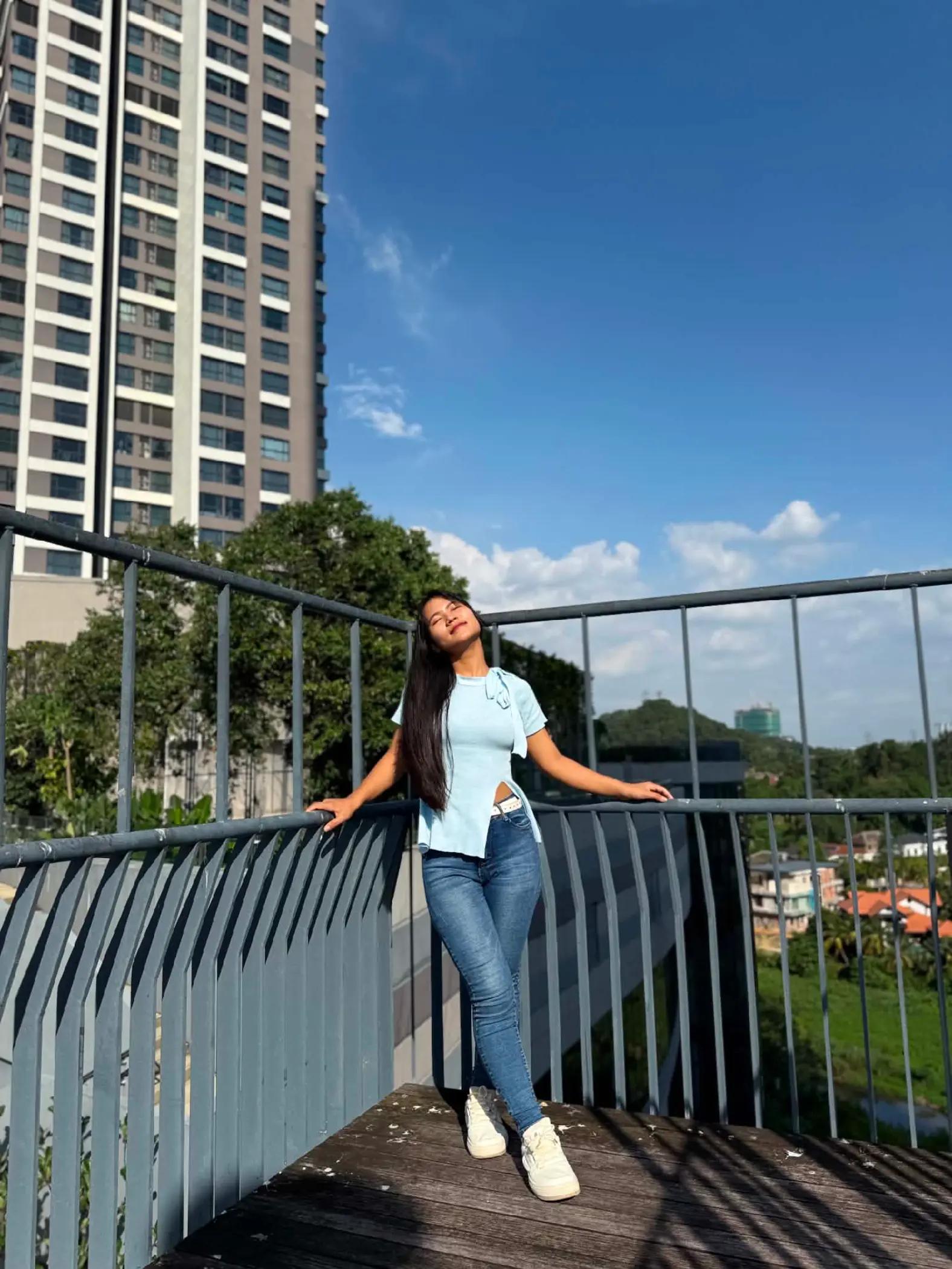 @🍀San🍀(ကလေးသူ)