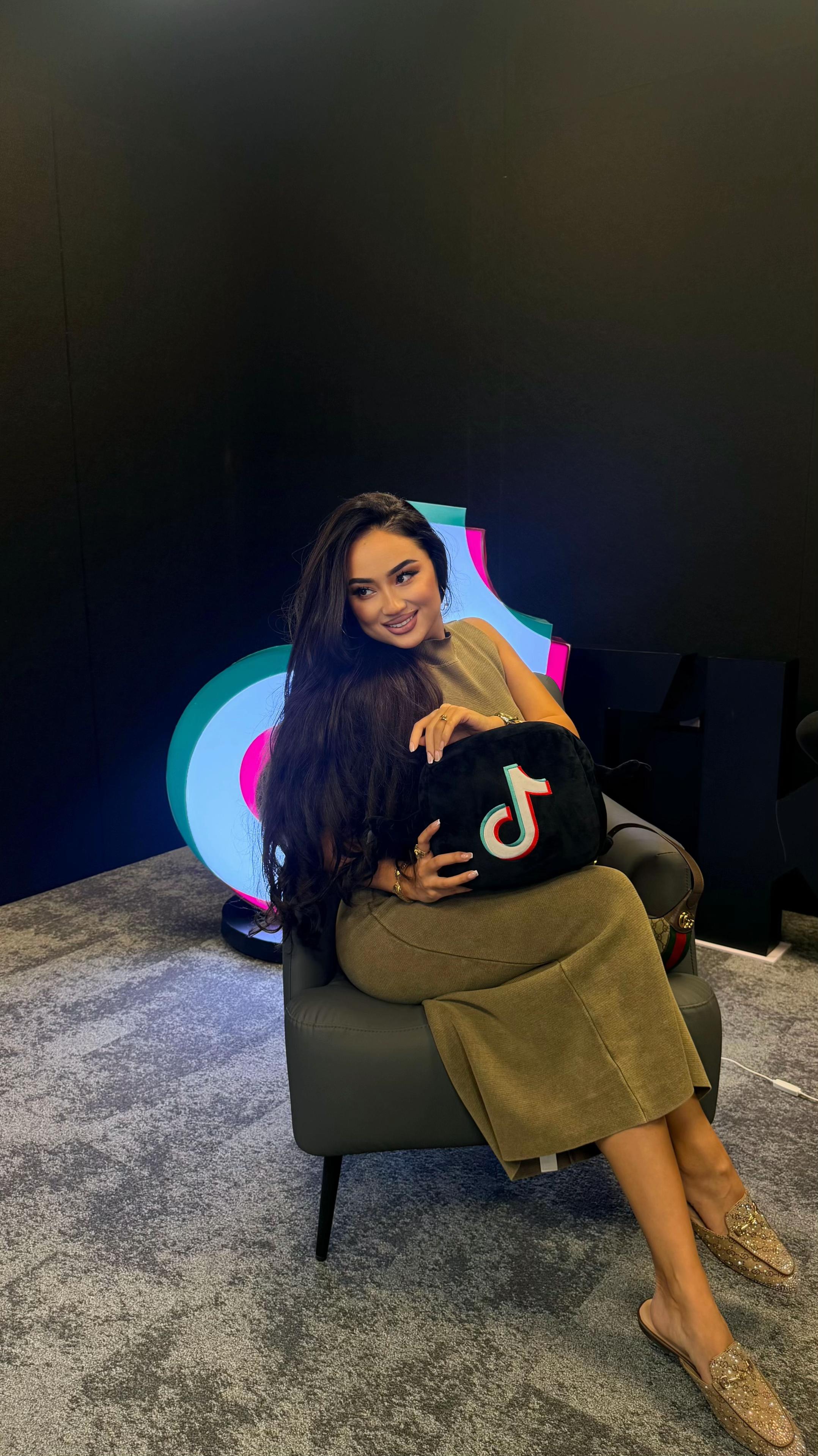 @🎤💜ANARA BATYRKHAN™️