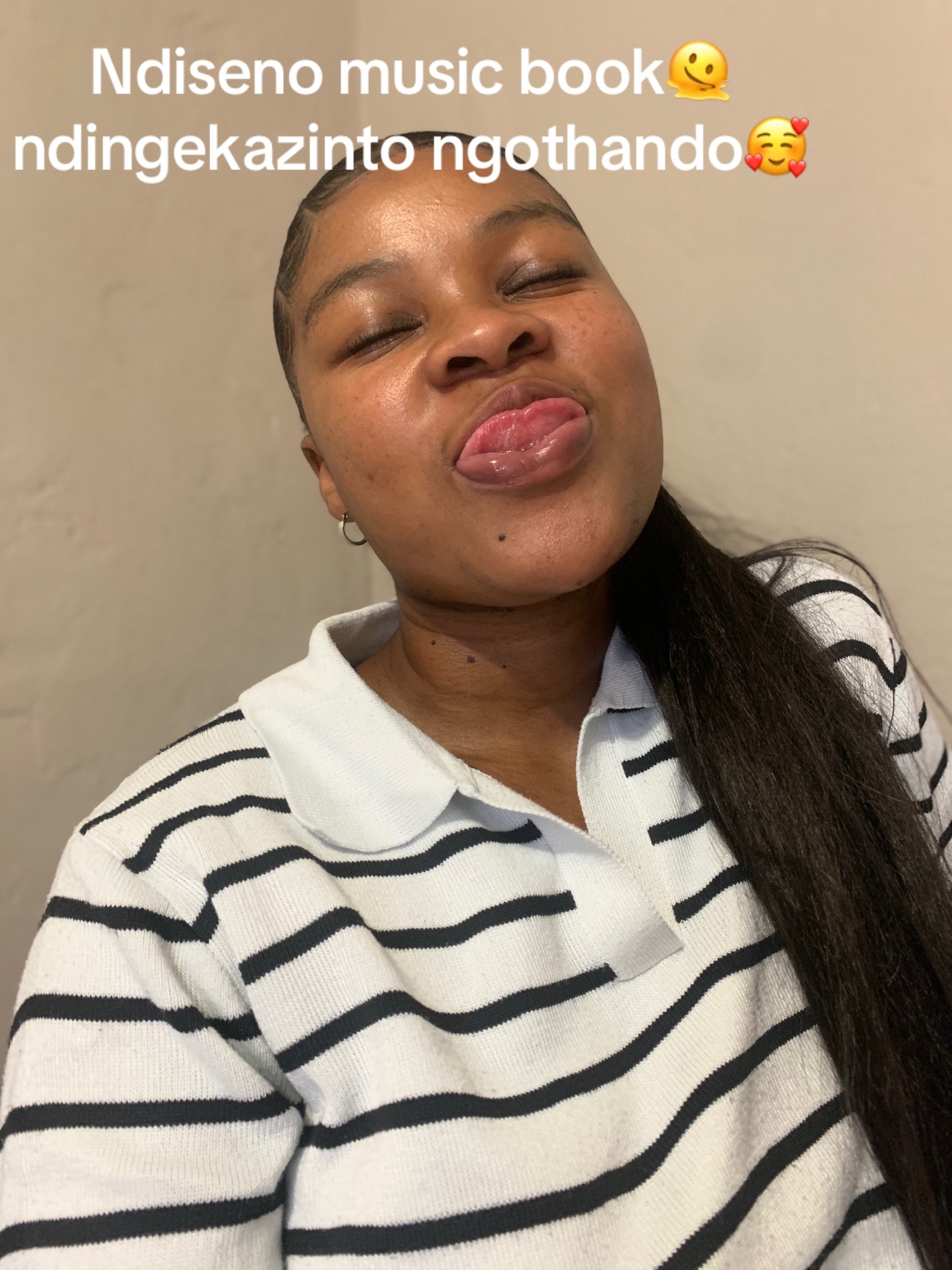 @Aviwe Jessica_Ngqolosi