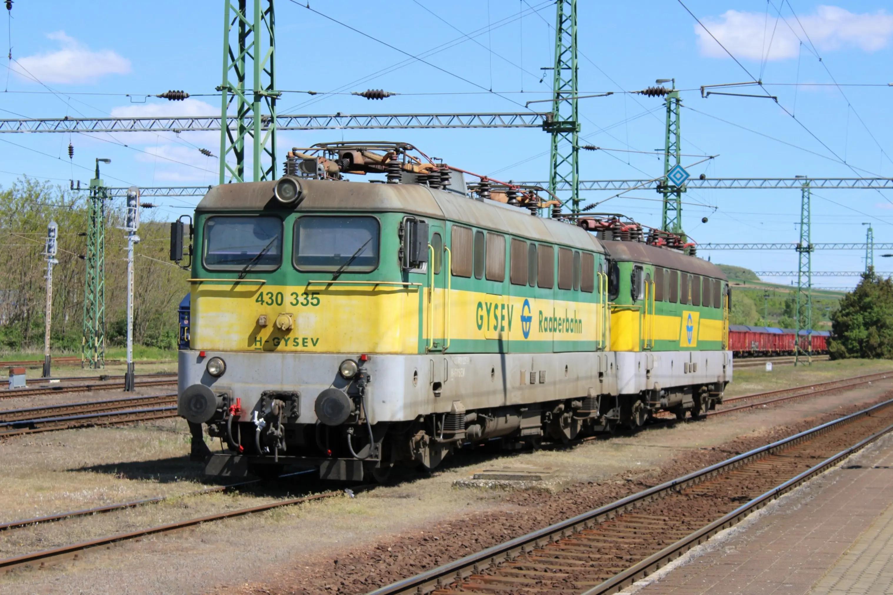 @Dominik 🚂🚃🚌