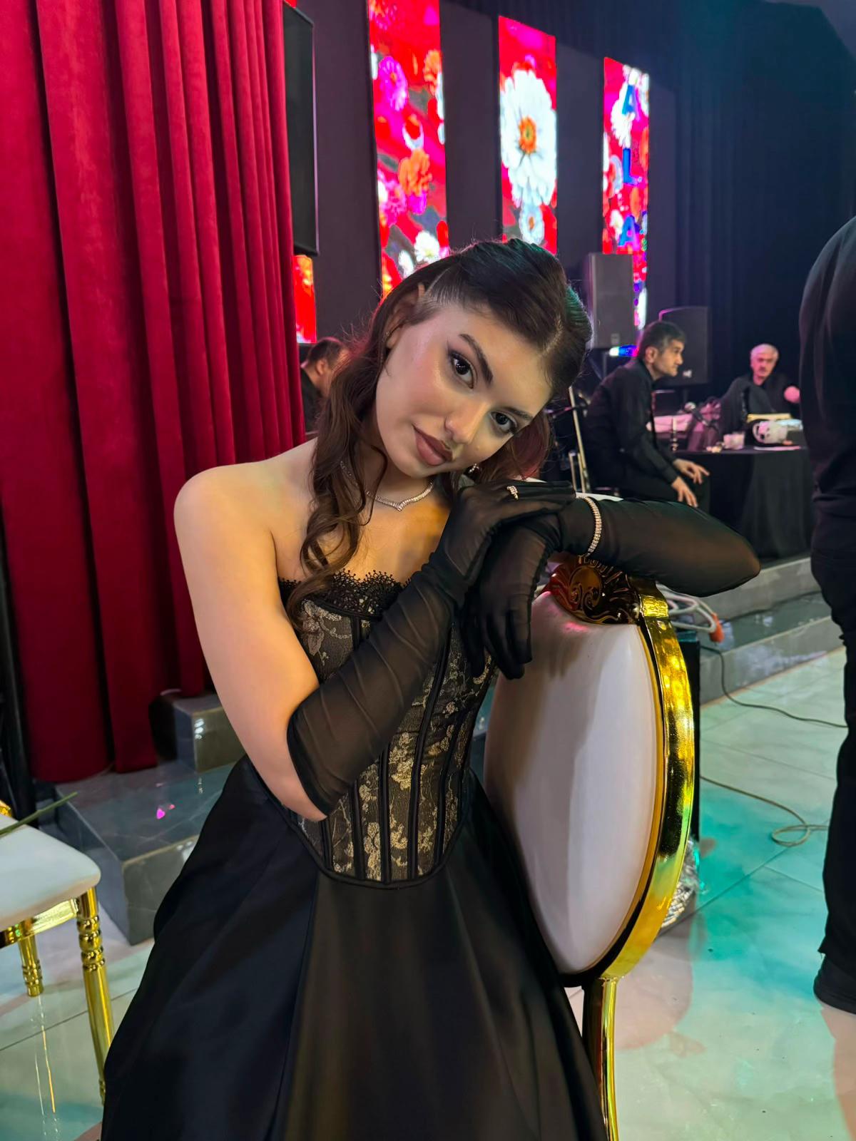 @Kiraye_ziyafett_geyimleri