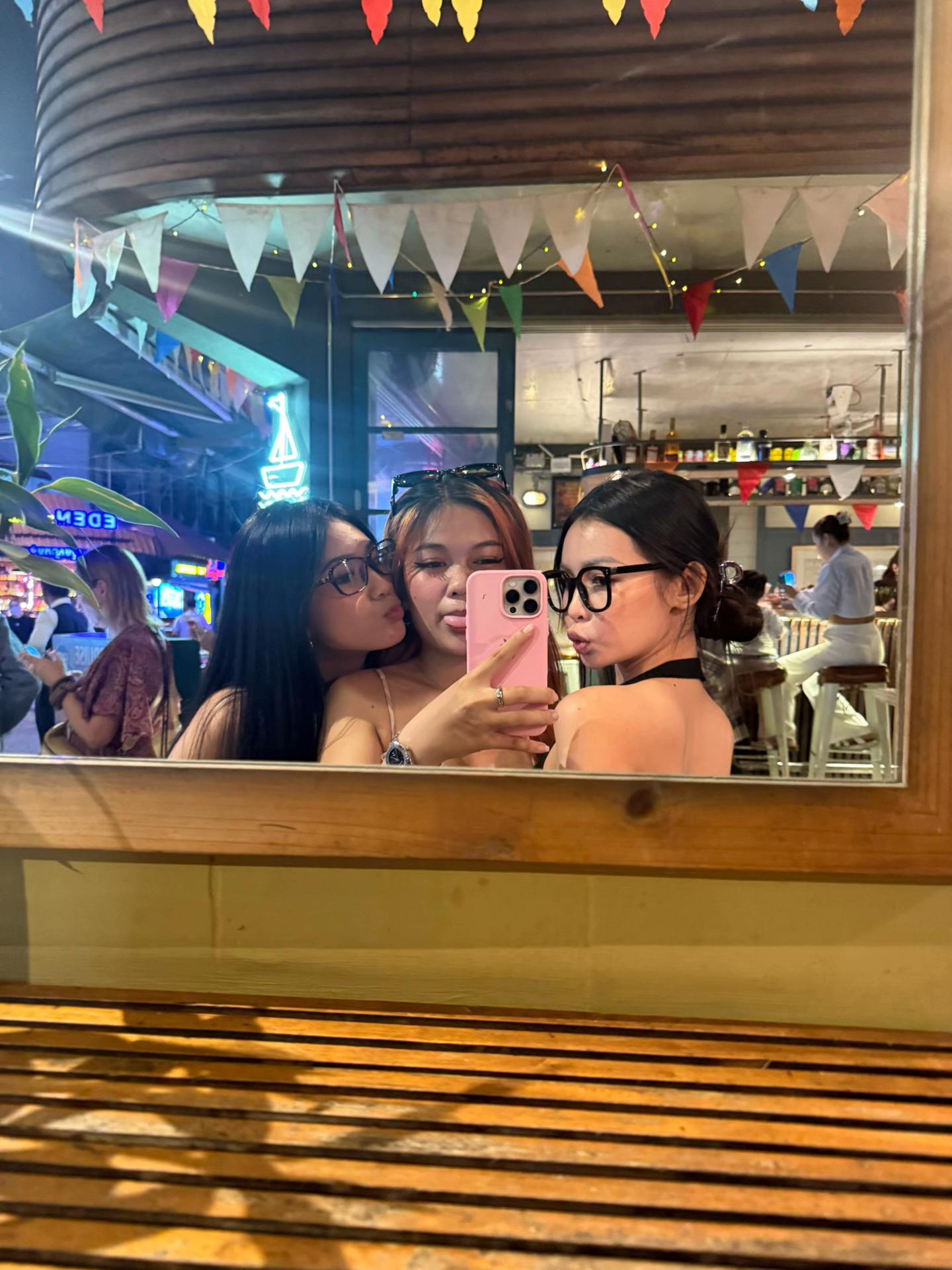 @Ja Ky ចាគី