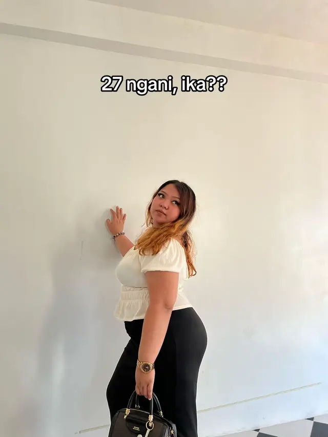 @April Nicole