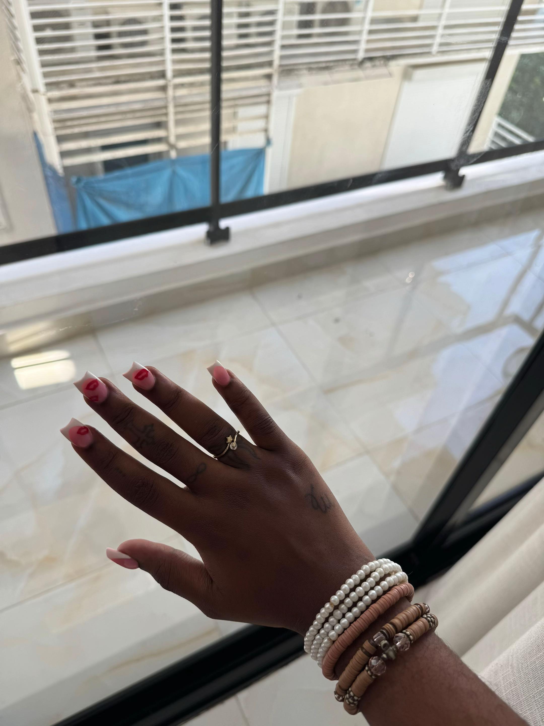 @T💋