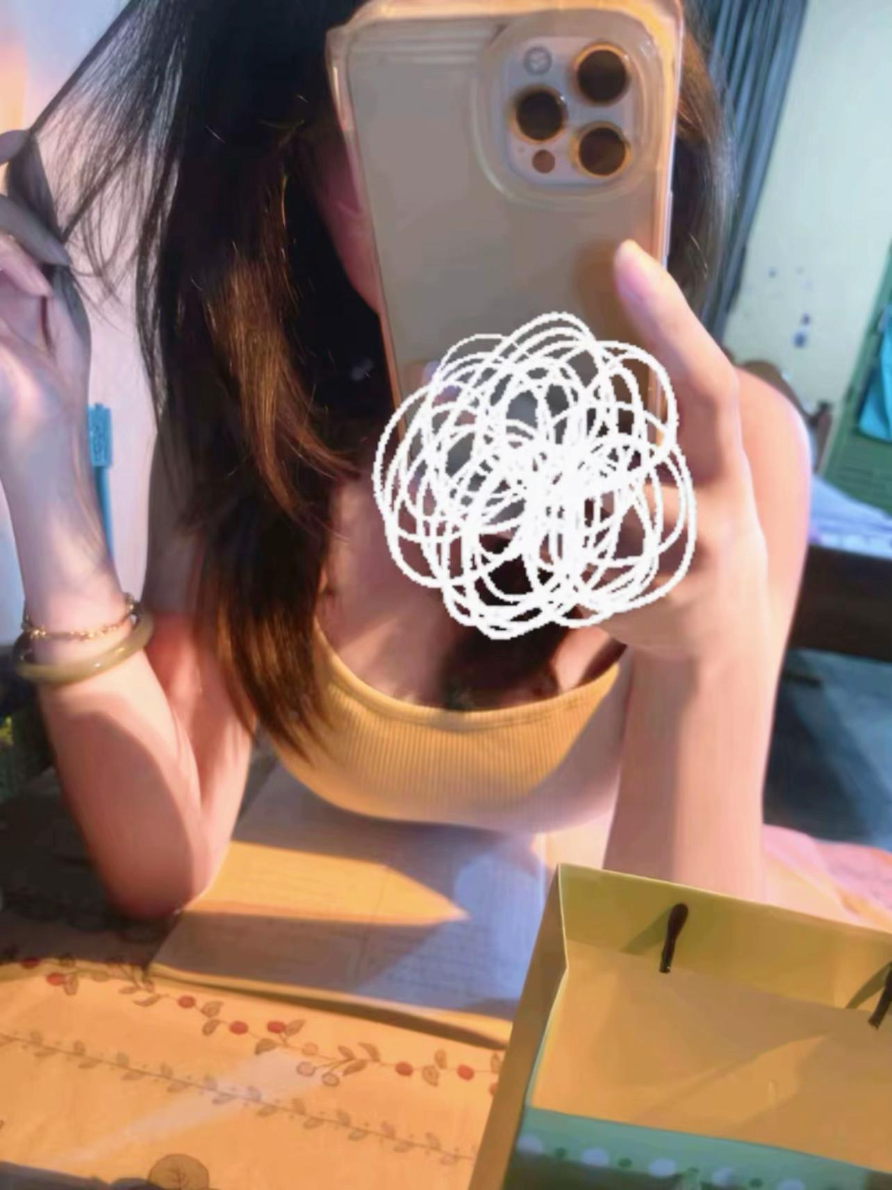 @លីហ្សា_ Liza 𝜗𝜚˚⋆