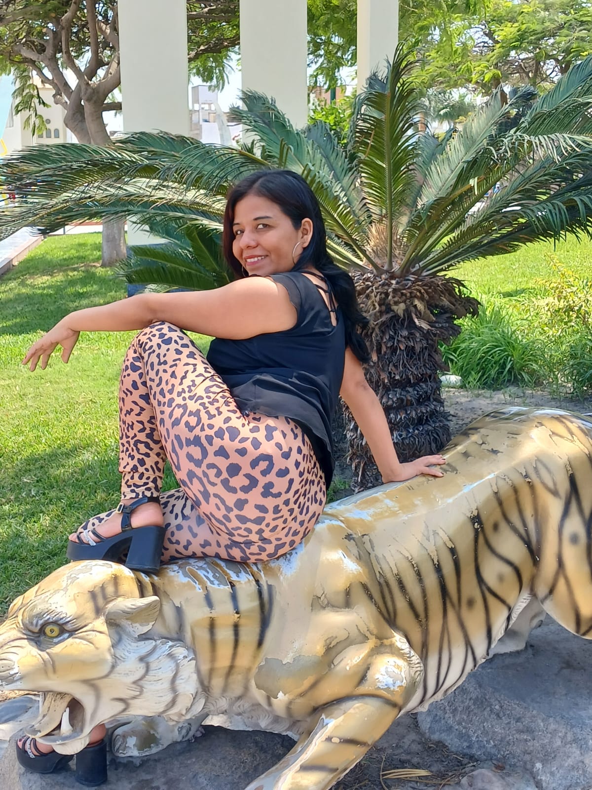 @CARMEN ROSA LEONCITA SOLTERITA