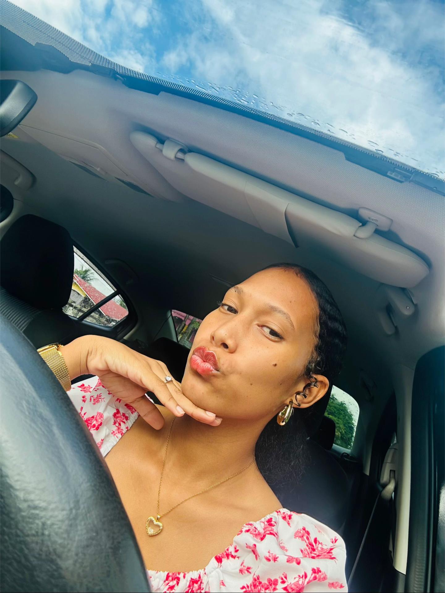 @Shenique_Styles