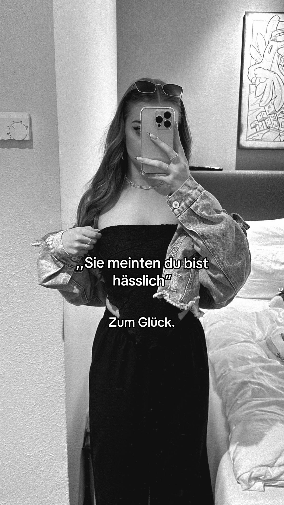 @mylène 🖤/•᷅•᷄\੭