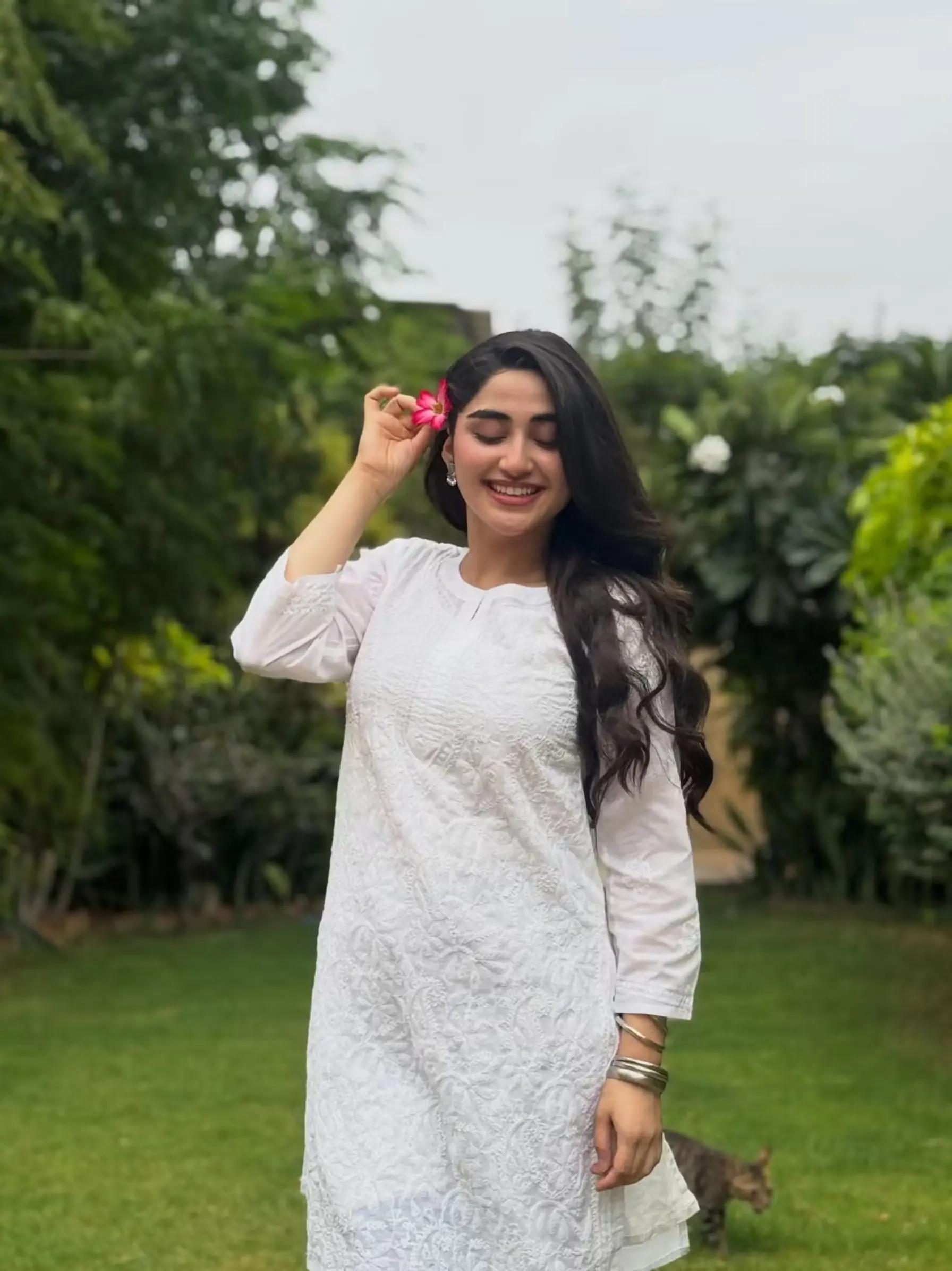 @zoha_tauqeer_oficial