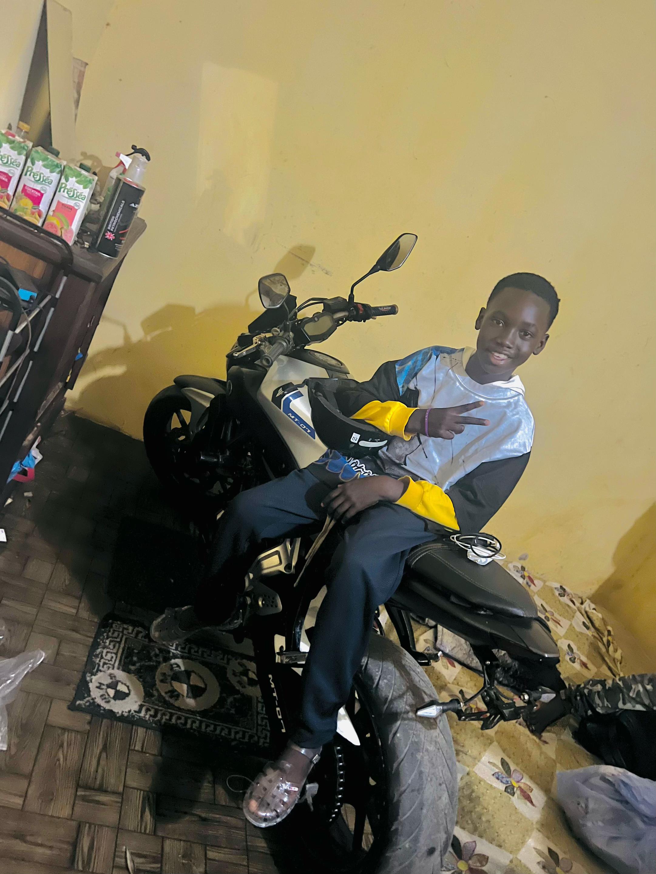 @CHEIKHOU YALLA BI🛵👑