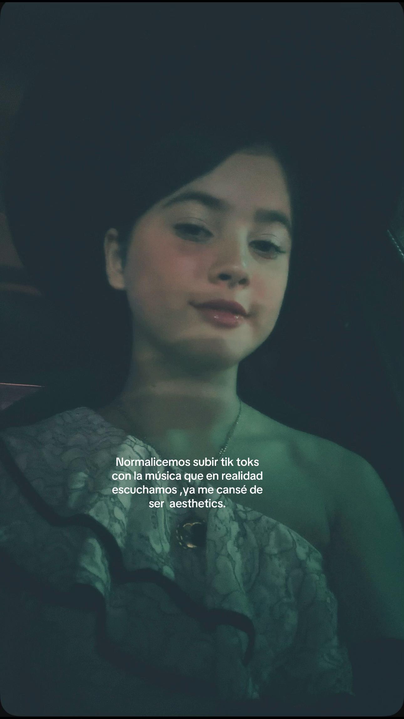 @Ana Castillo ☻︎☺︎︎