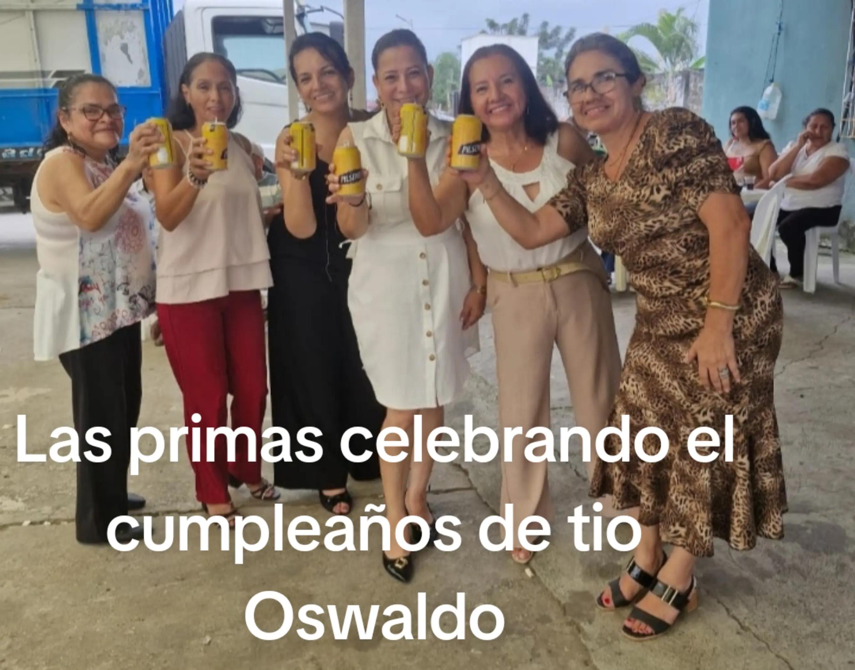 @🩵EMILIA RU&Iacute;Z -  te sigue🩵