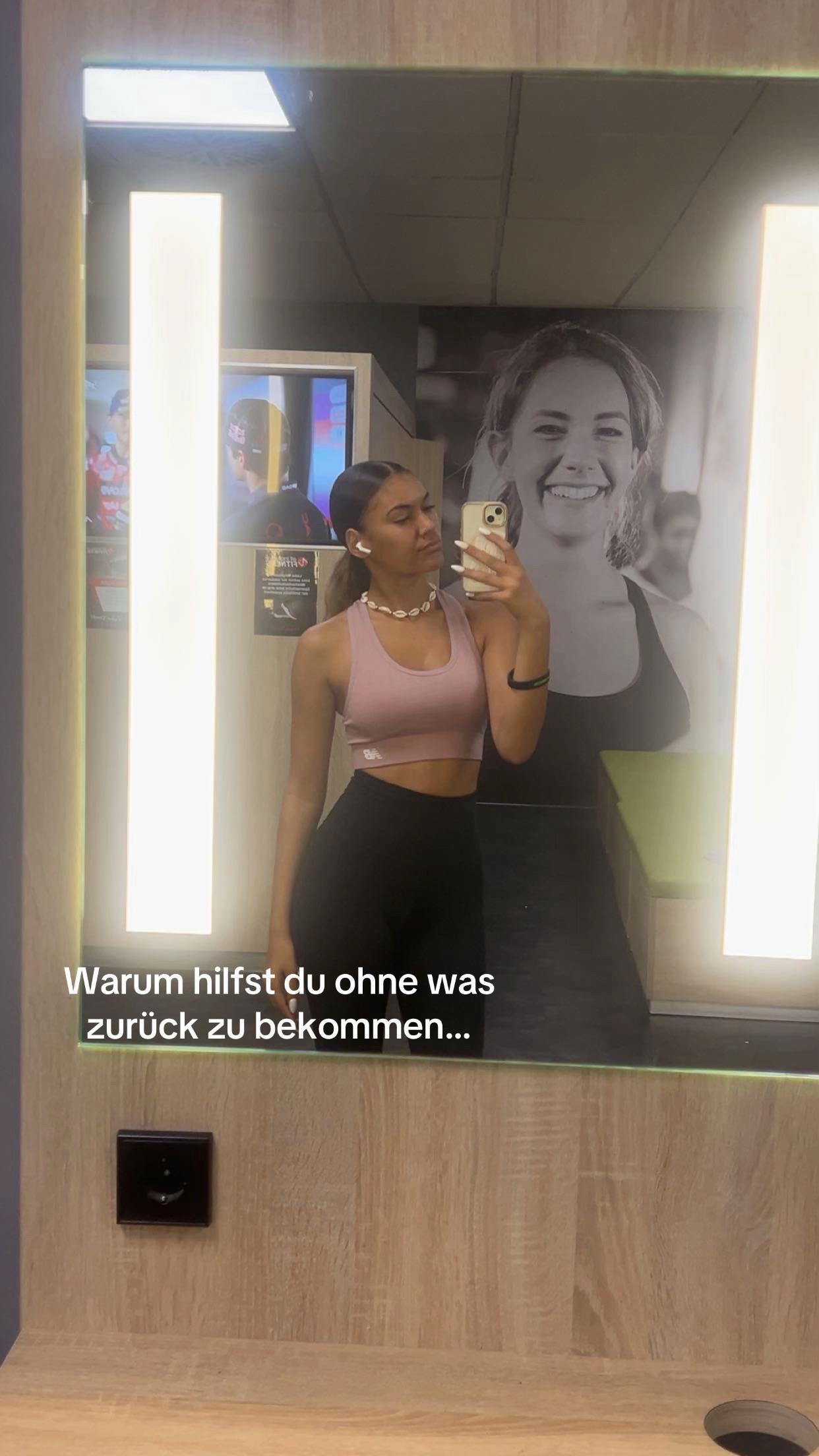 @anastasia.es