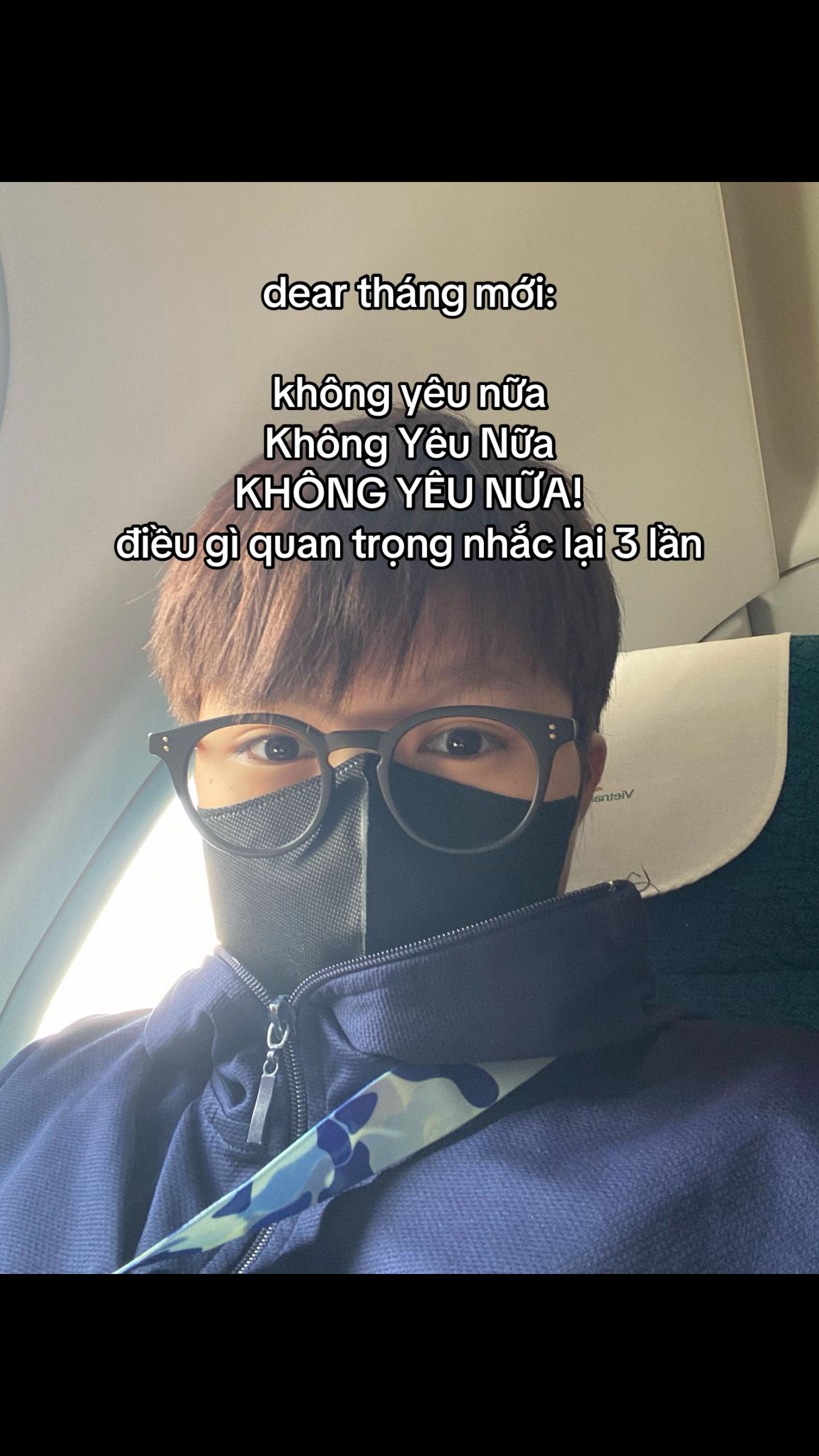 @mặt dính khẩu trang