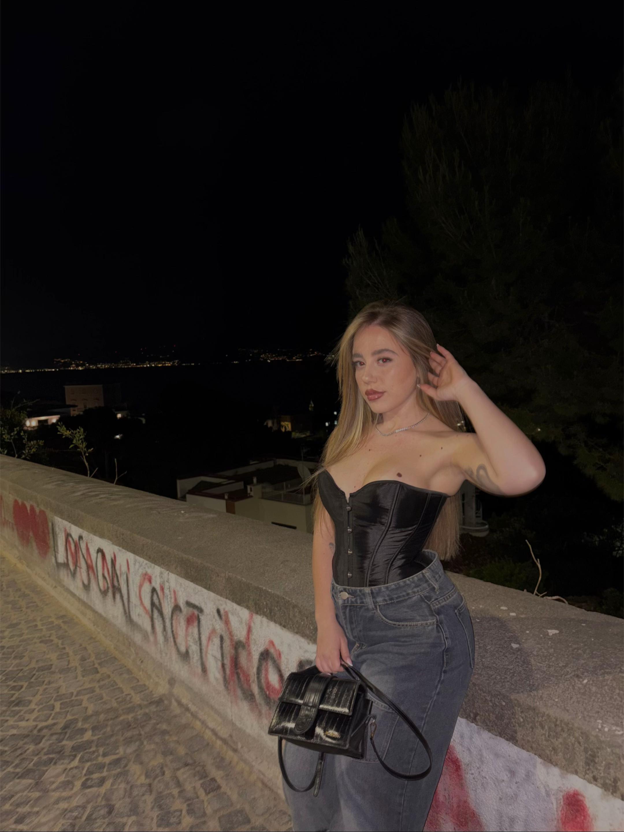 @R🍒