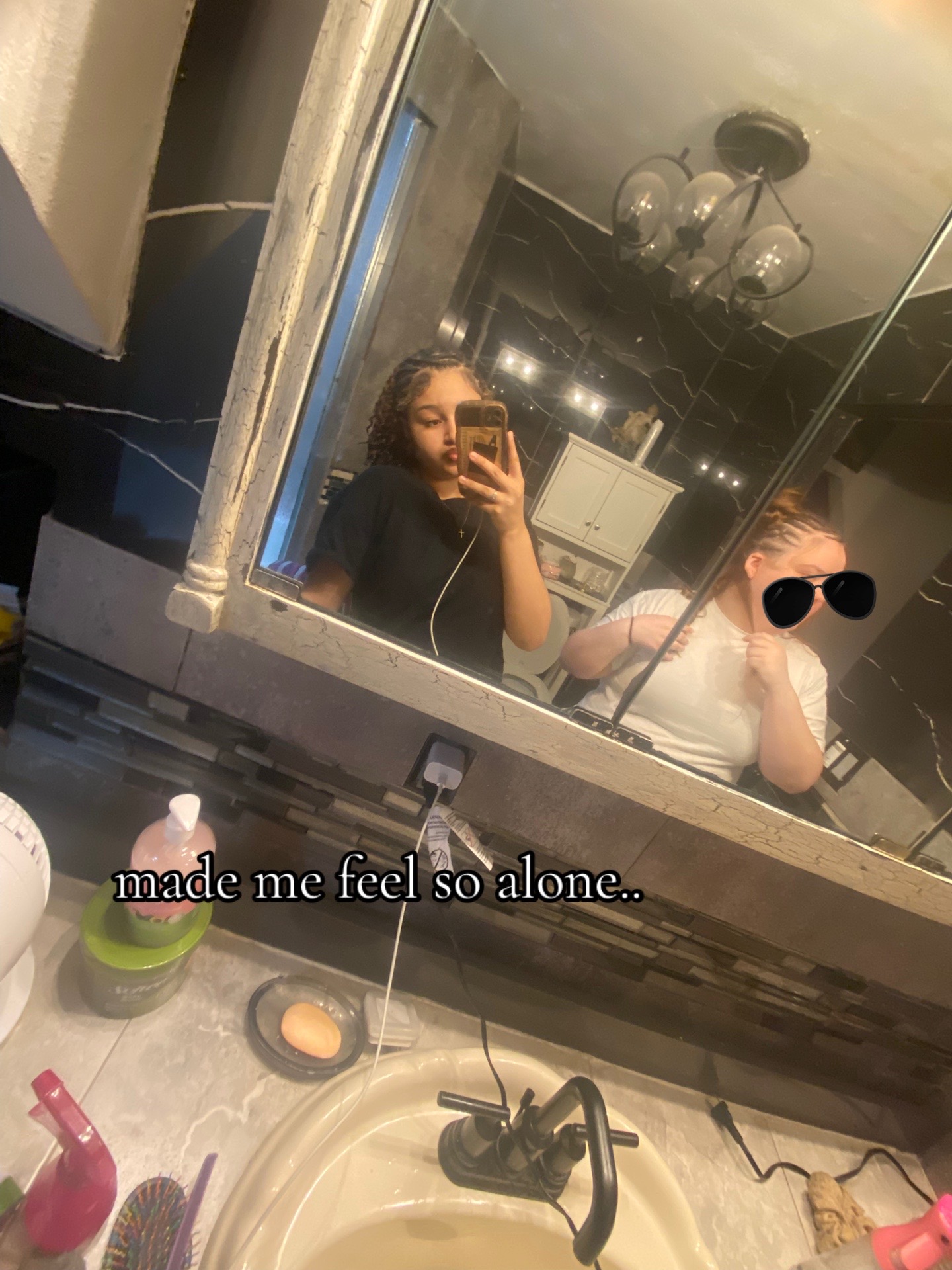 @azzy_..03