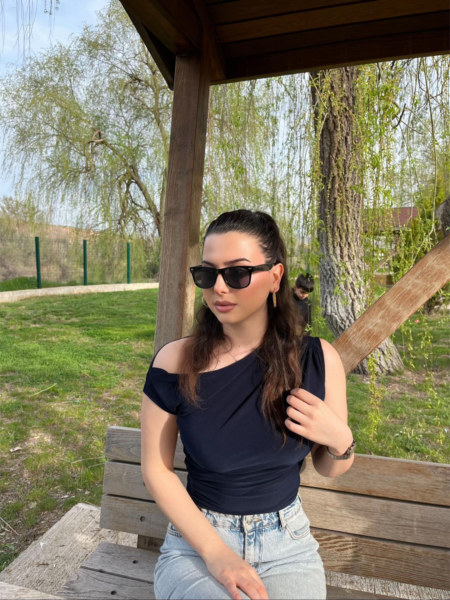 @G&uuml;lhan Baştuğ