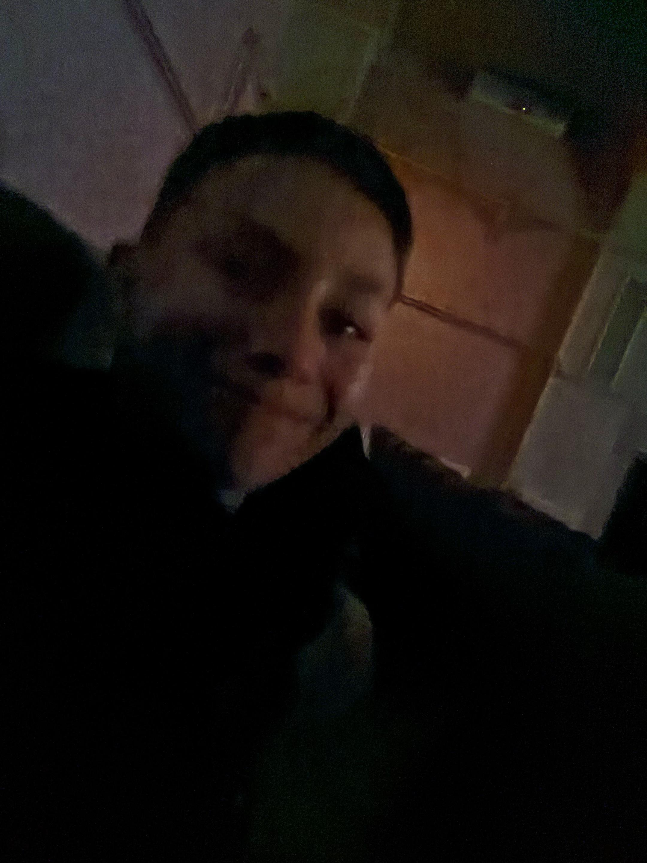 @L J