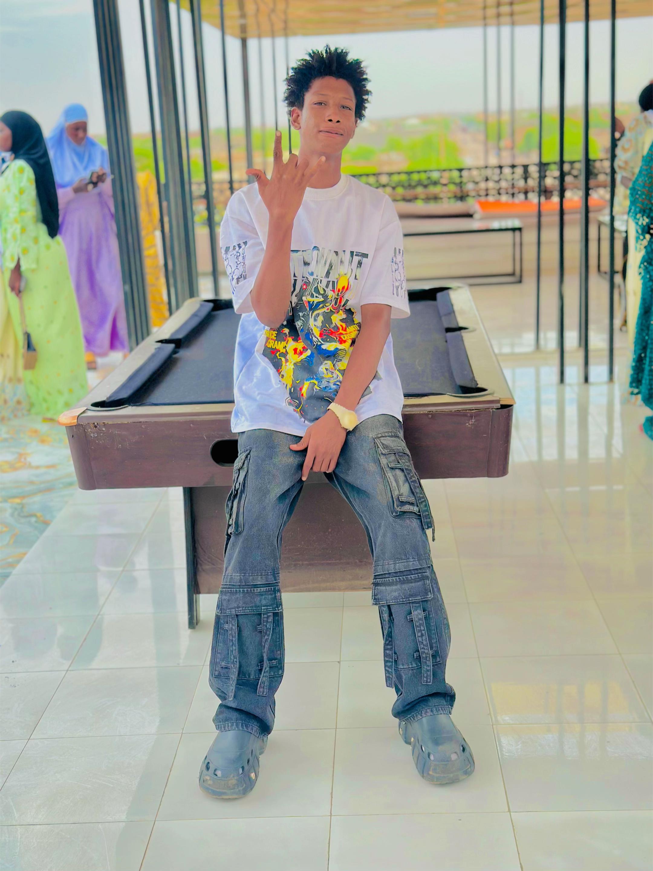 @VAN CHEE