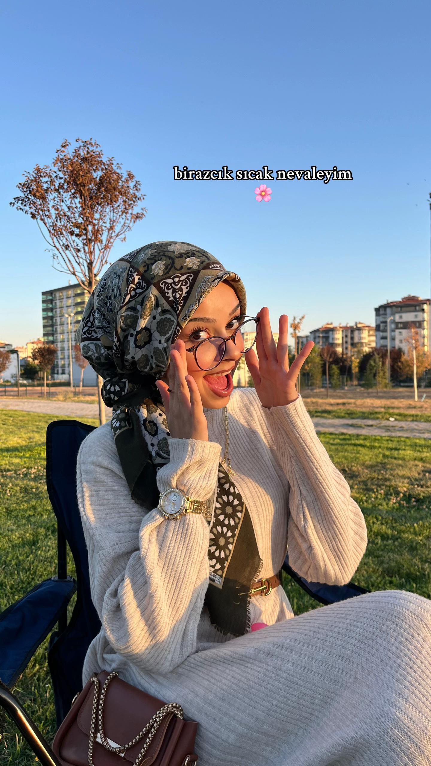 @Hayruu