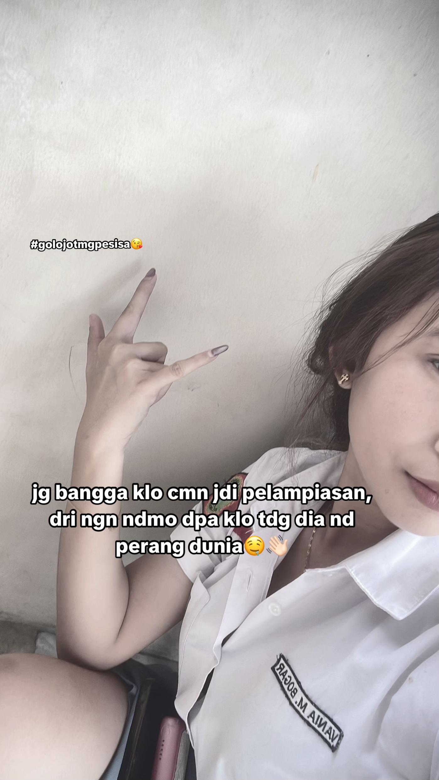 @𝒱