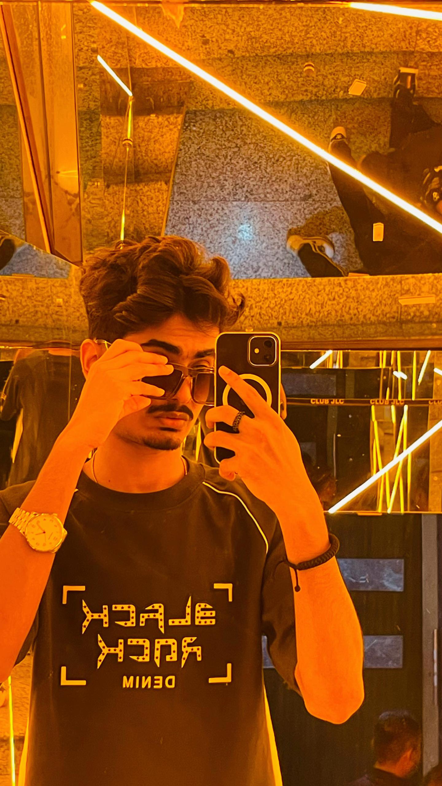 @Handsome__ boy__ priyanshu