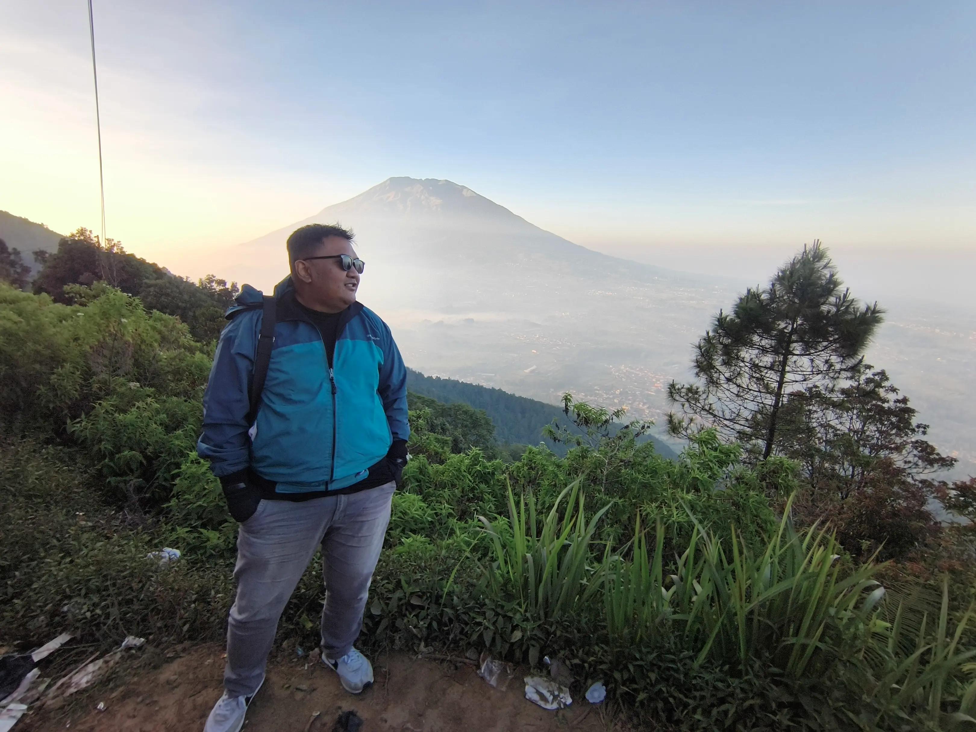 @Sebut saja R