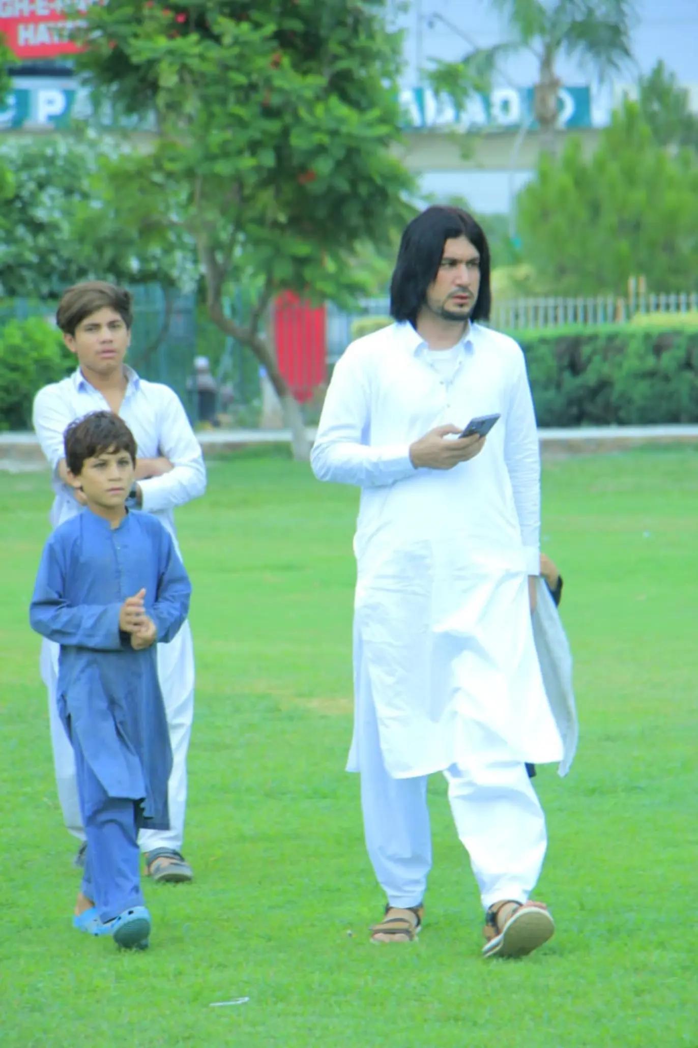 @Hussain Afridi