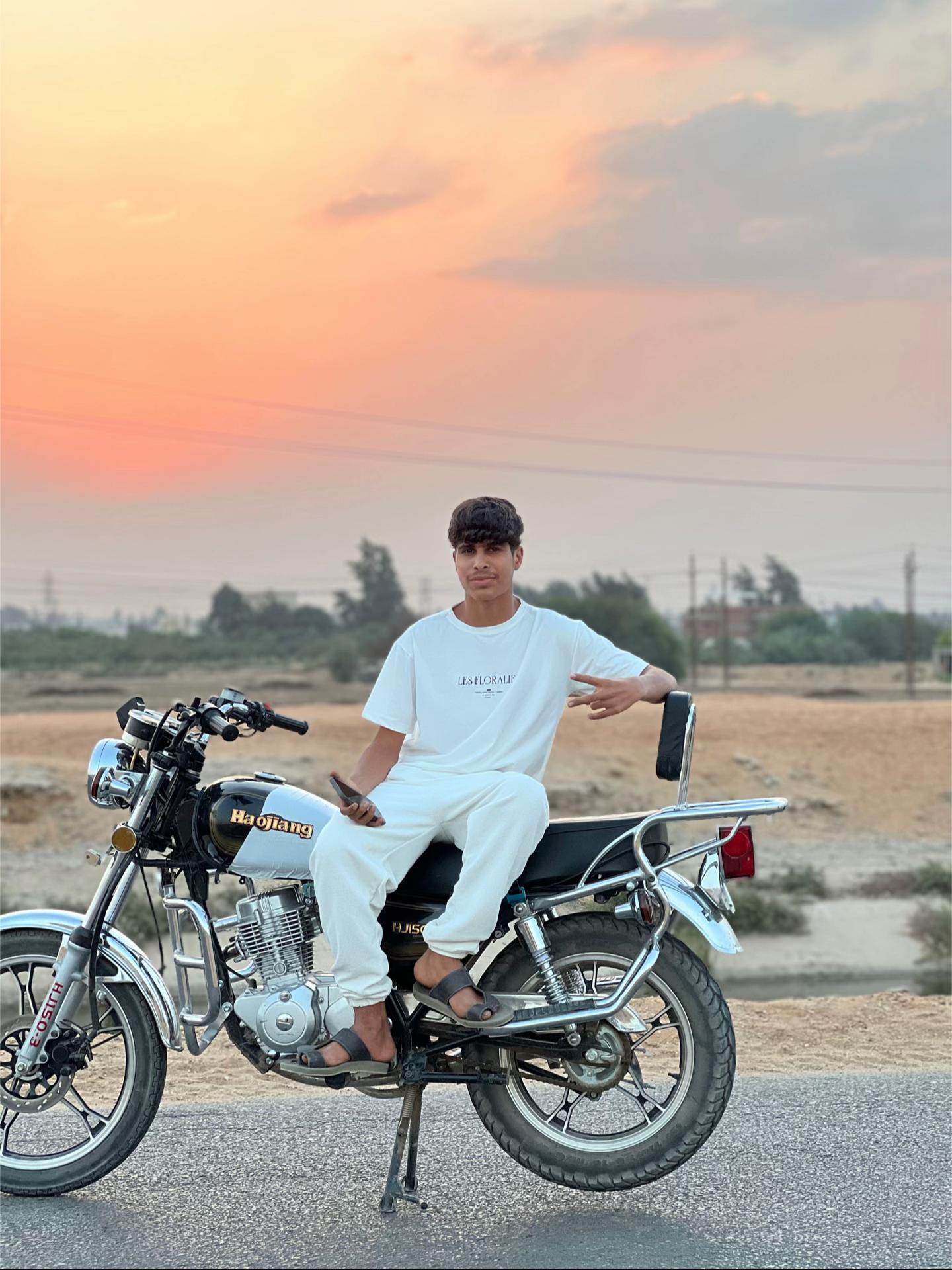 @عٍمرٍ آلُِسوُيهـ&sup1;&sup1;&sup1;