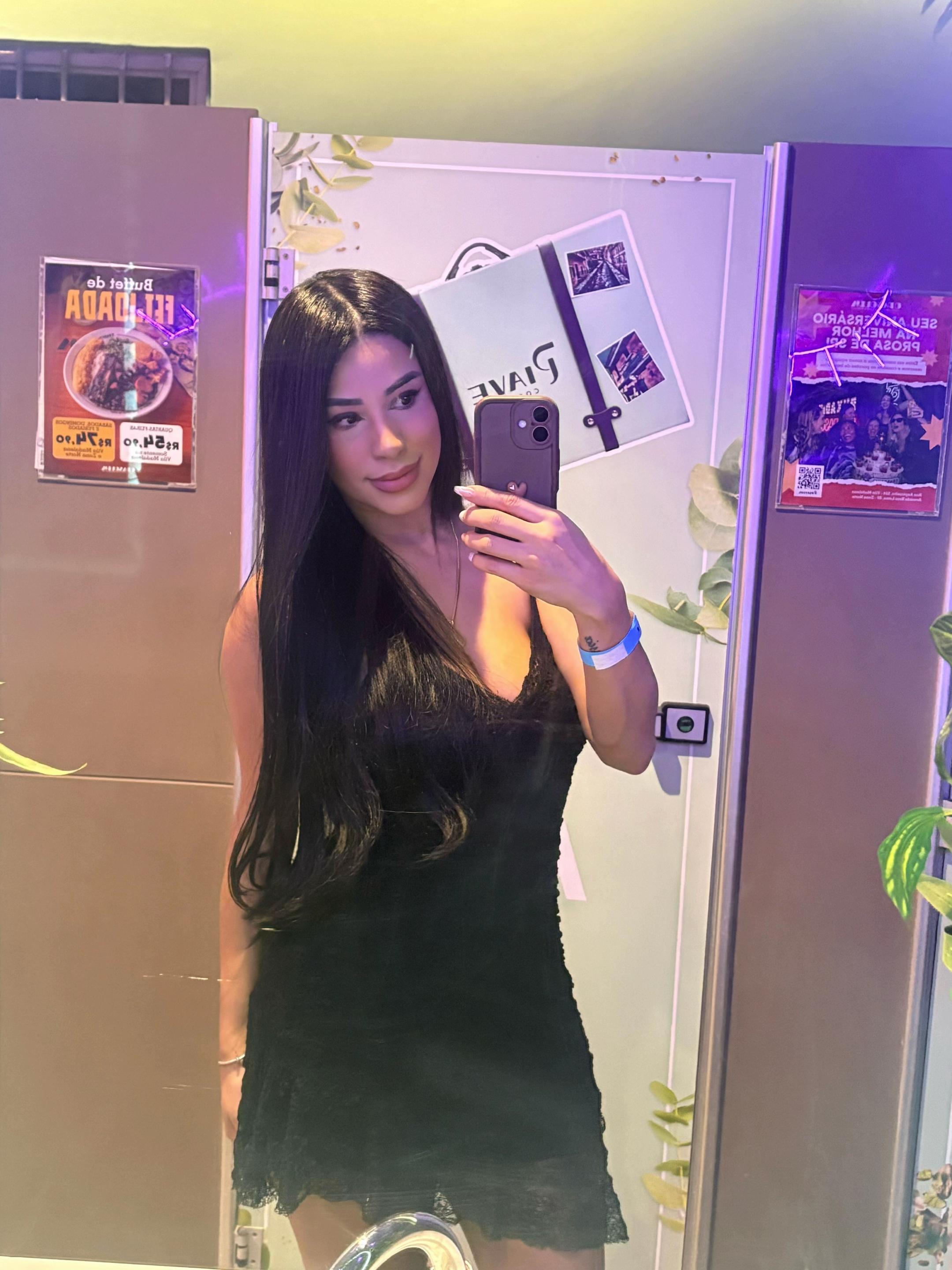 @nicolykardash