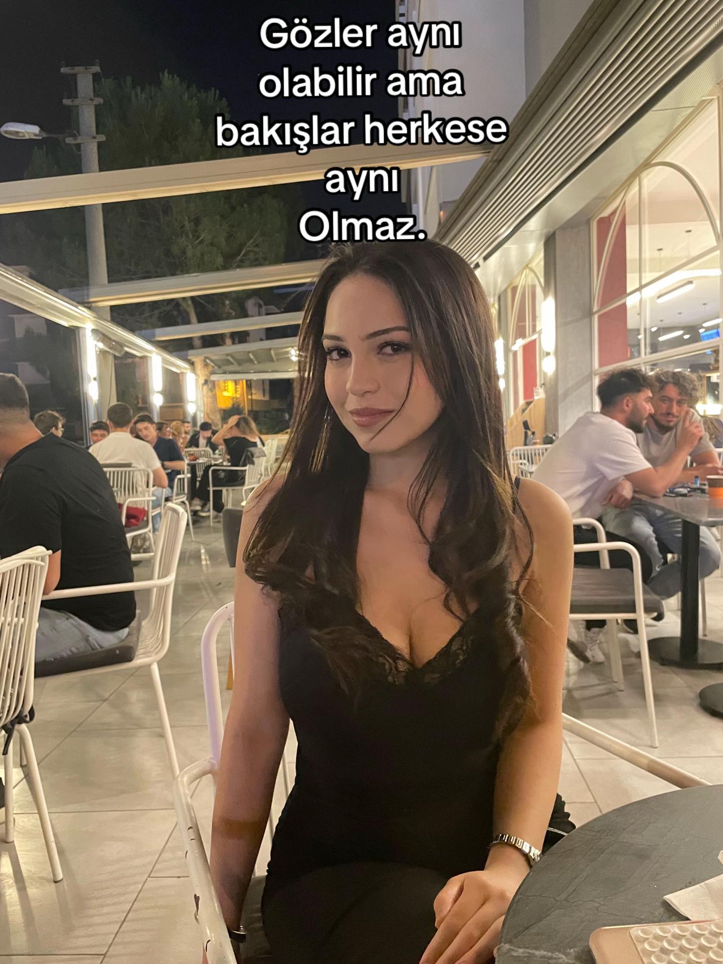 @Medine Özdemir👸🏻