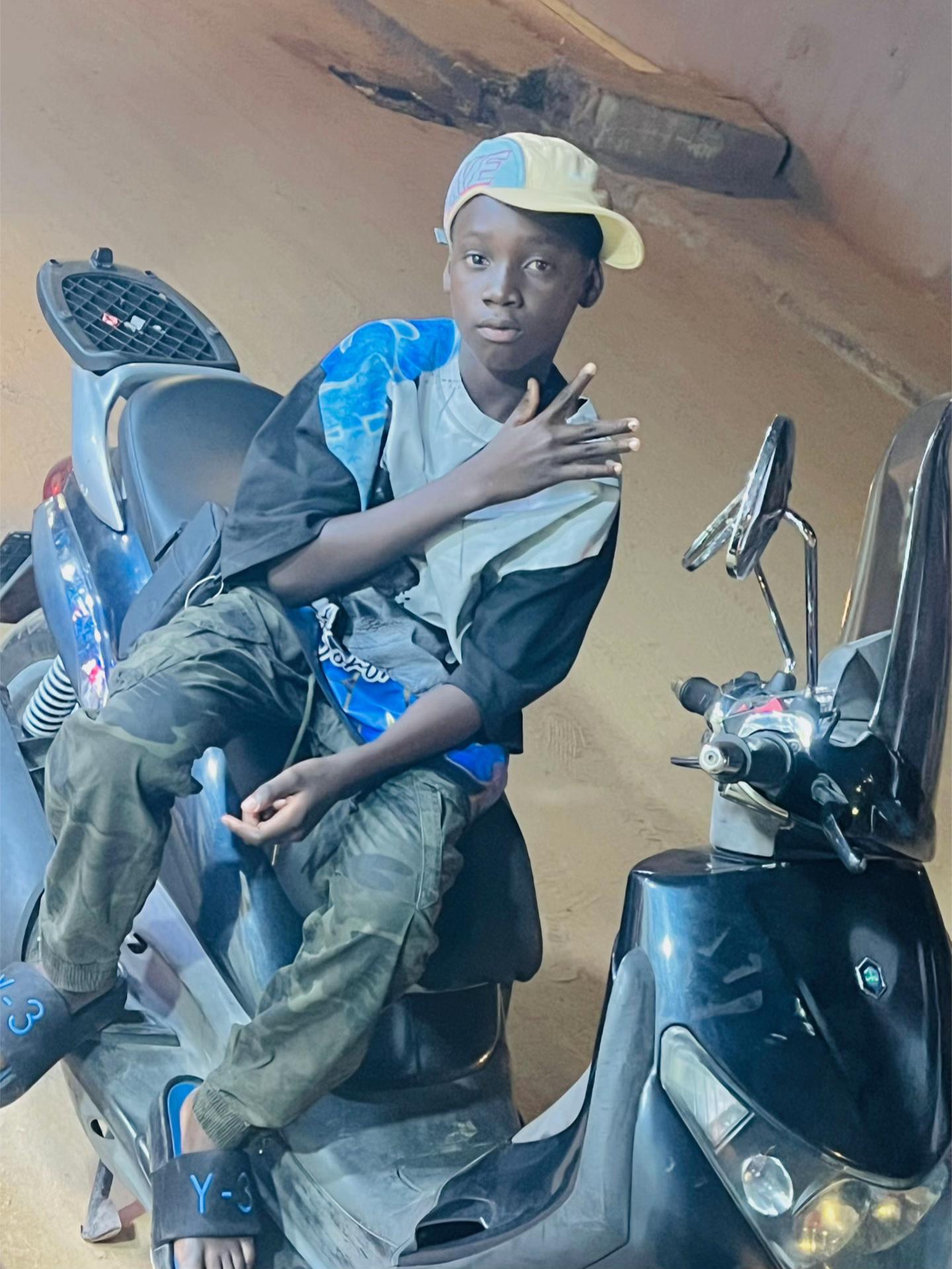 @CHEIKHOU YALLA BI🛵👑