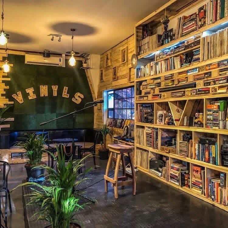 @Vinyls