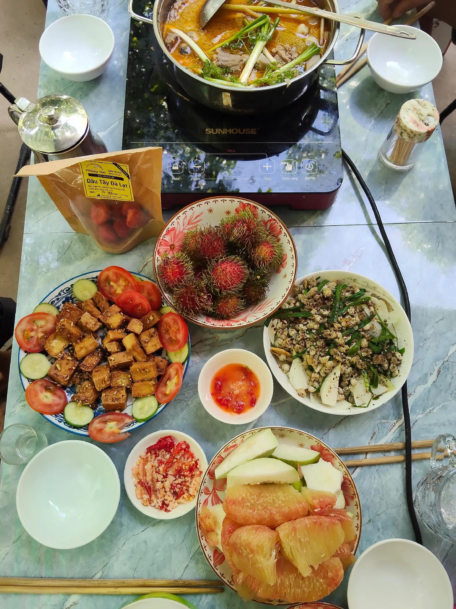 @Ho&agrave;ng Quy&ecirc;n
