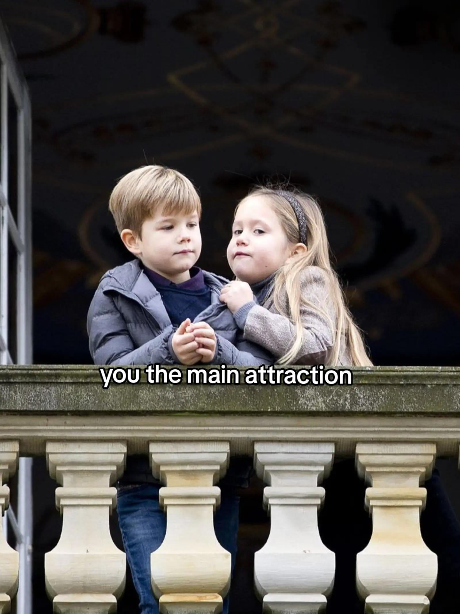 @♔ 𝓡𝓸𝔂𝓪𝓵 𝓩𝓱 🇬🇧