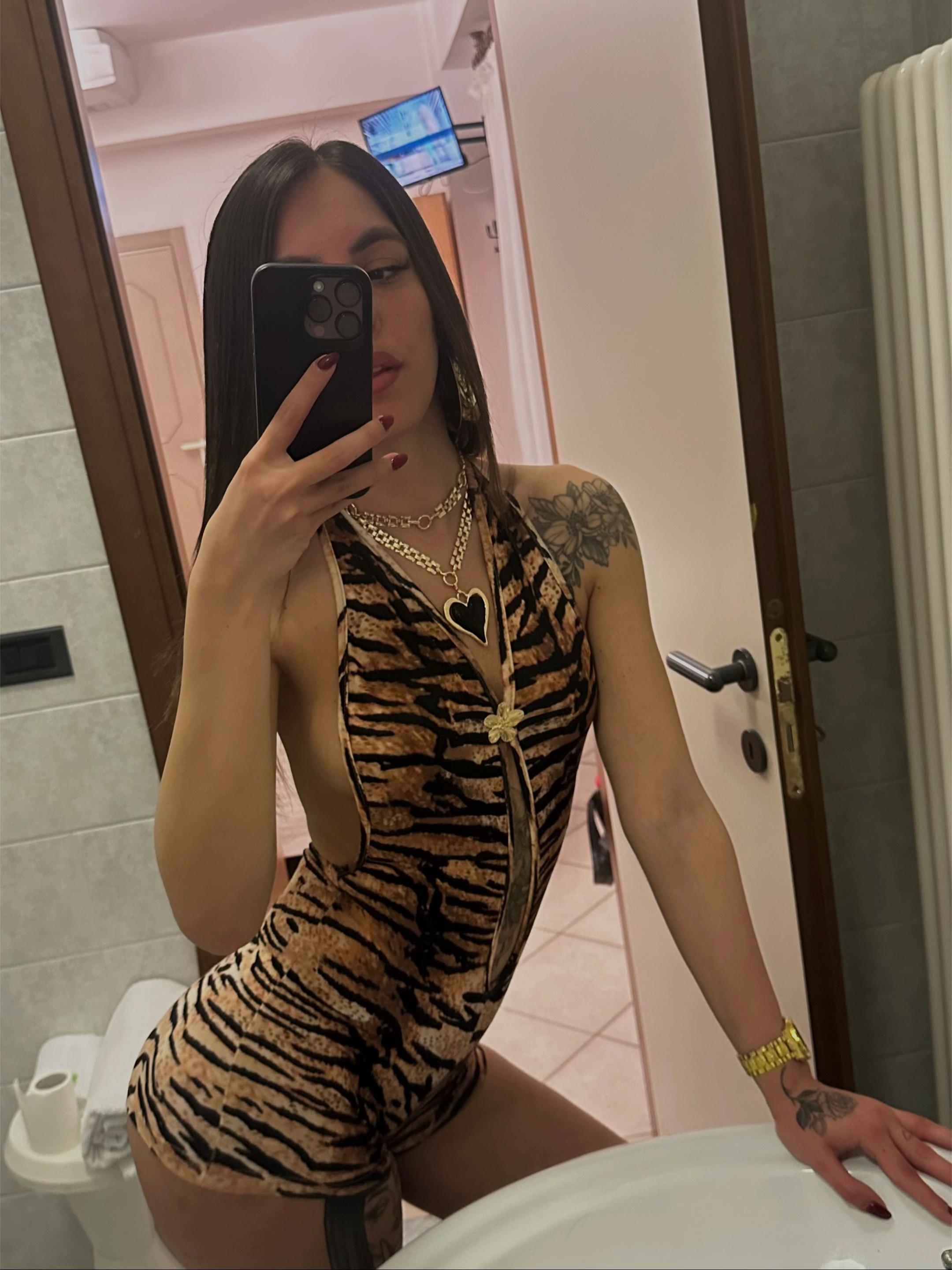 @MELANIA