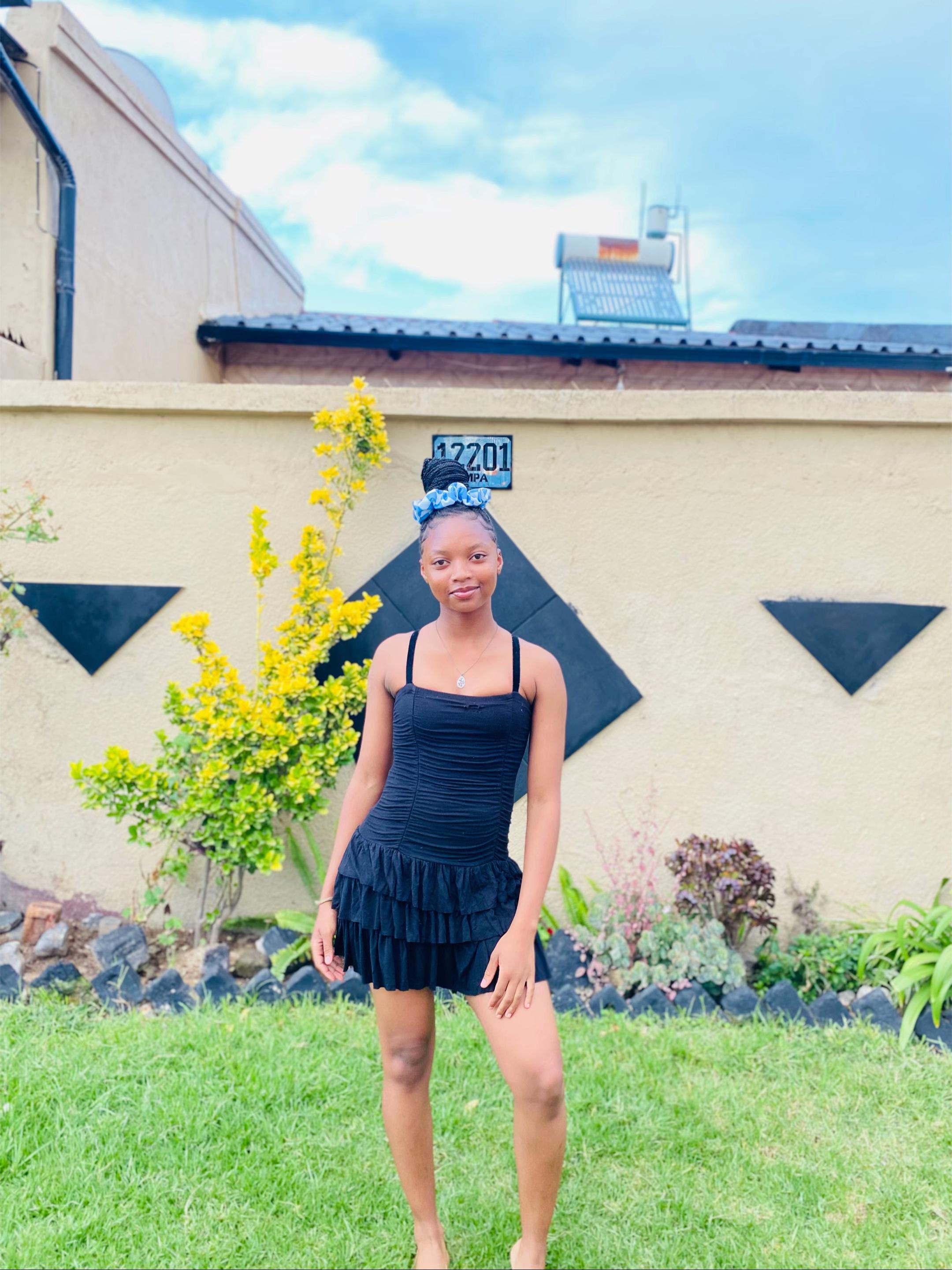 @Weird Hun January .🎀